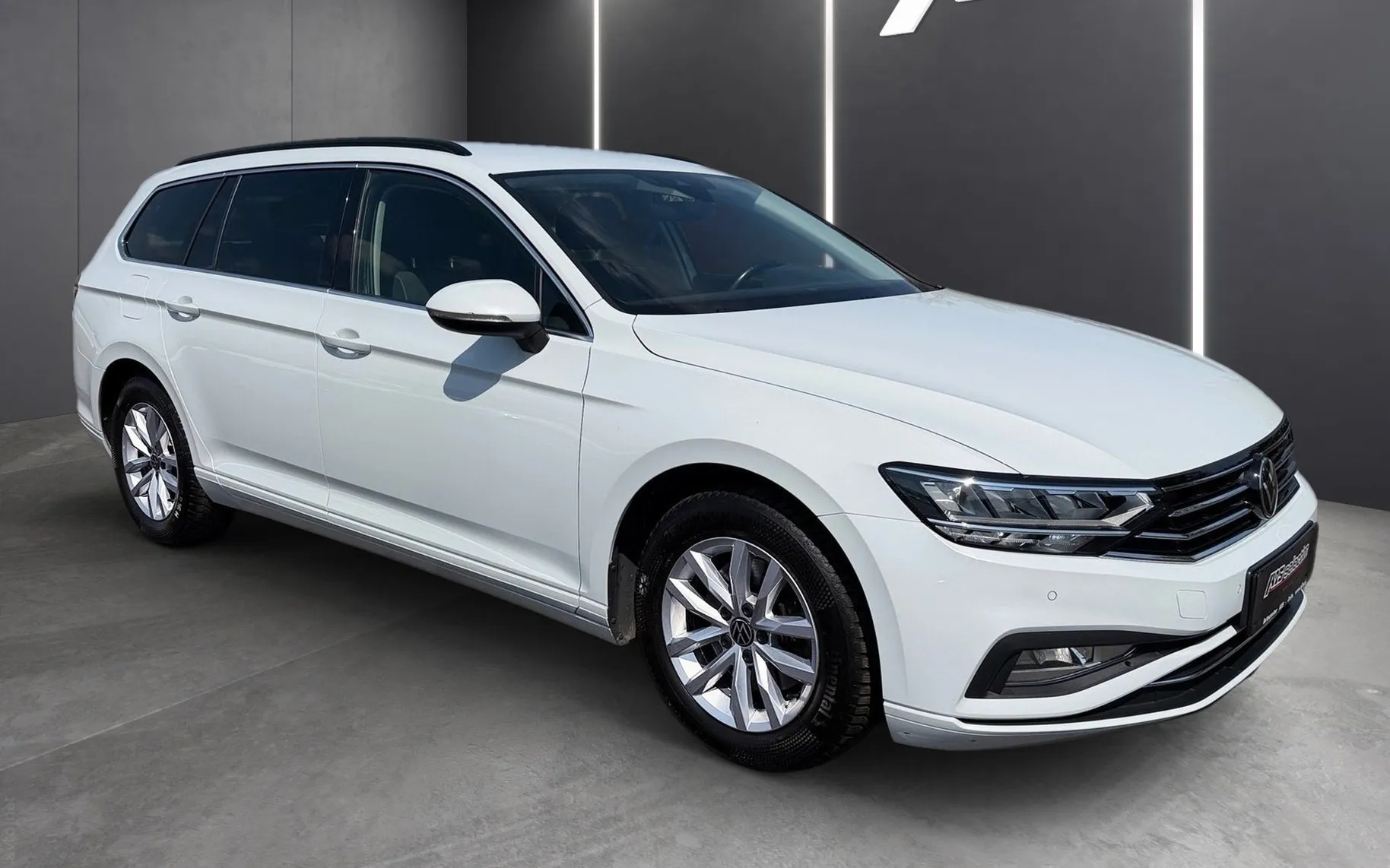 Zunanja slika - Volkswagen Passat Variant - 1.5 TSI BMT Business DSG-SLO-1.Lastnik-LED-ACC.... - 2