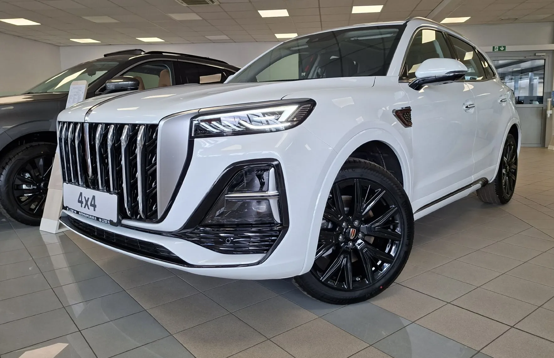 Zunanja slika - Hongqi HS5 - 2.0 T 4WD DCT - VOZILO NA ZALOGI - 2