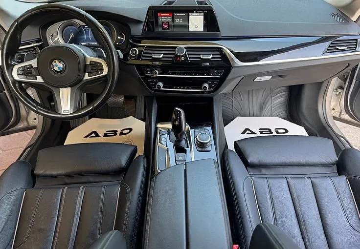 Zunanja slika - BMW Serija 5 - Touring: 530d Xdrive individual Led radar memory kamera - 8
