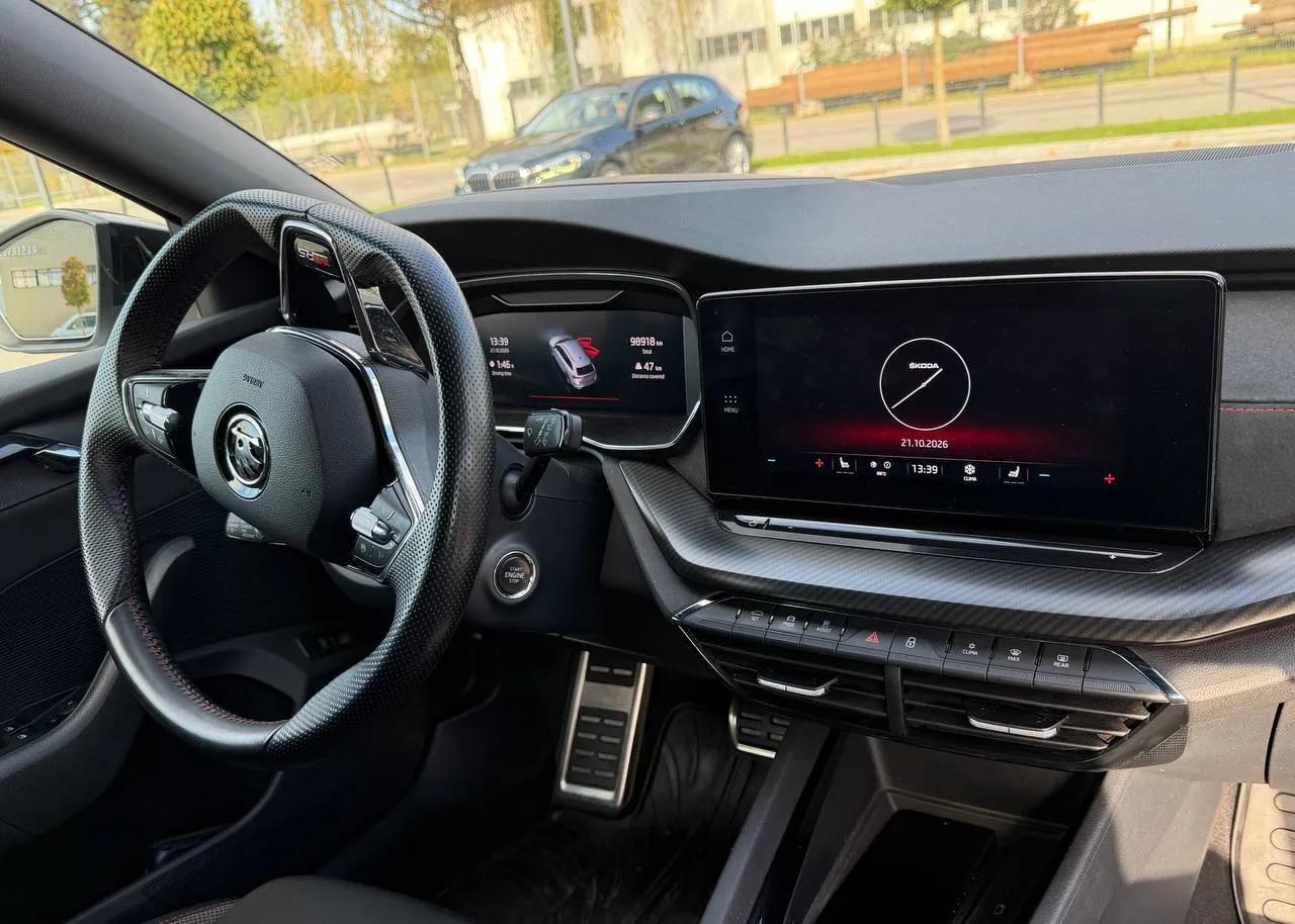 Notranja slika - Škoda Octavia - Combi 2.0 TSI RS DSG - 11
