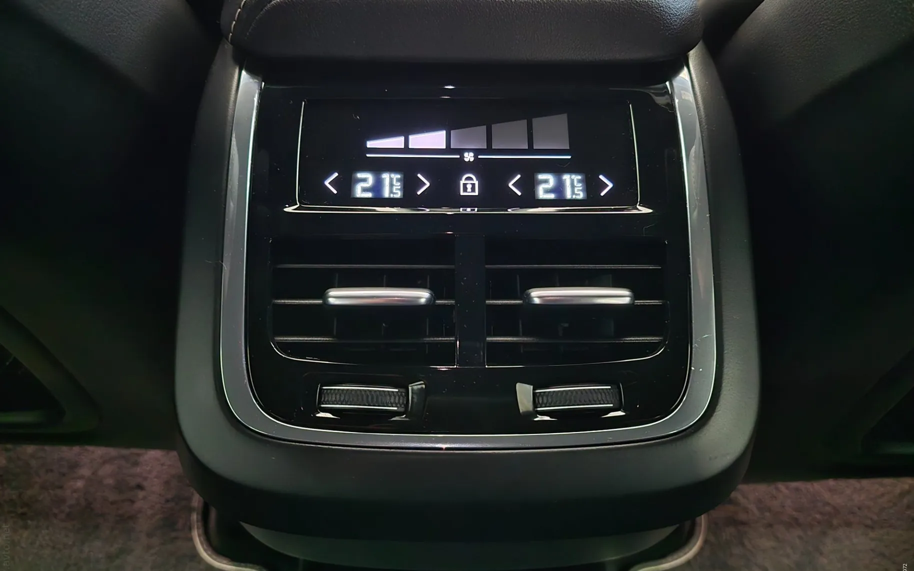 Notranja slika - Volvo XC60 - B4D R-Design Avt.- LED.usnje+mem.360kam.HUD.Harman - 15