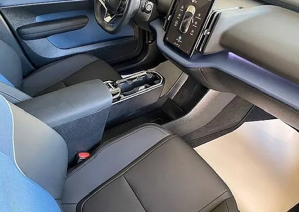 Zunanja slika - Volvo EX30 - Plus Twin Motor Performance AWD + SUBVENCIJA - 10