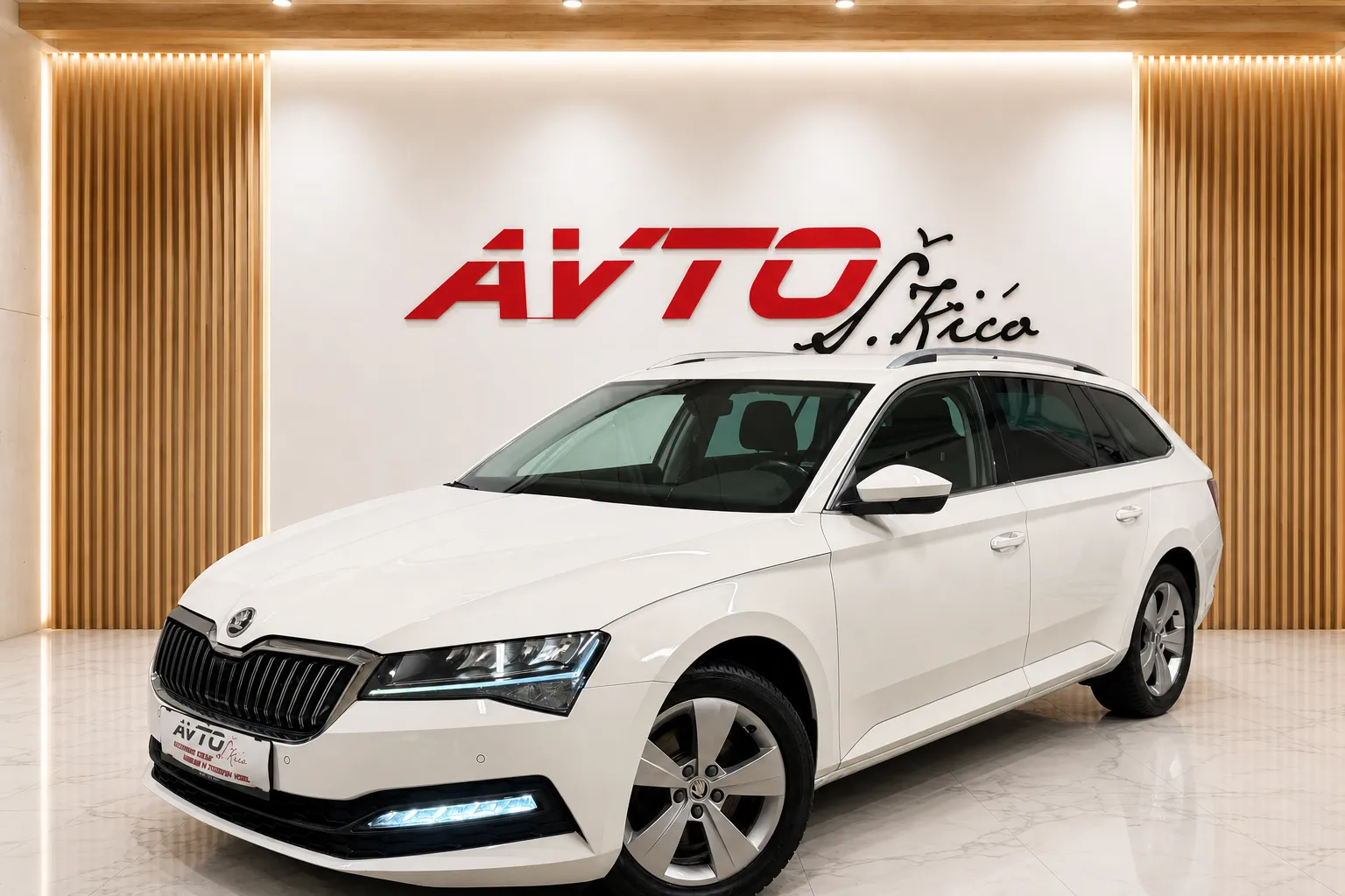 Zunanja slika - Škoda Superb - 2.0 TDI-DSG-SPORT LINE-FULL LED-NAVI-KAMERA-TEMPO - 1