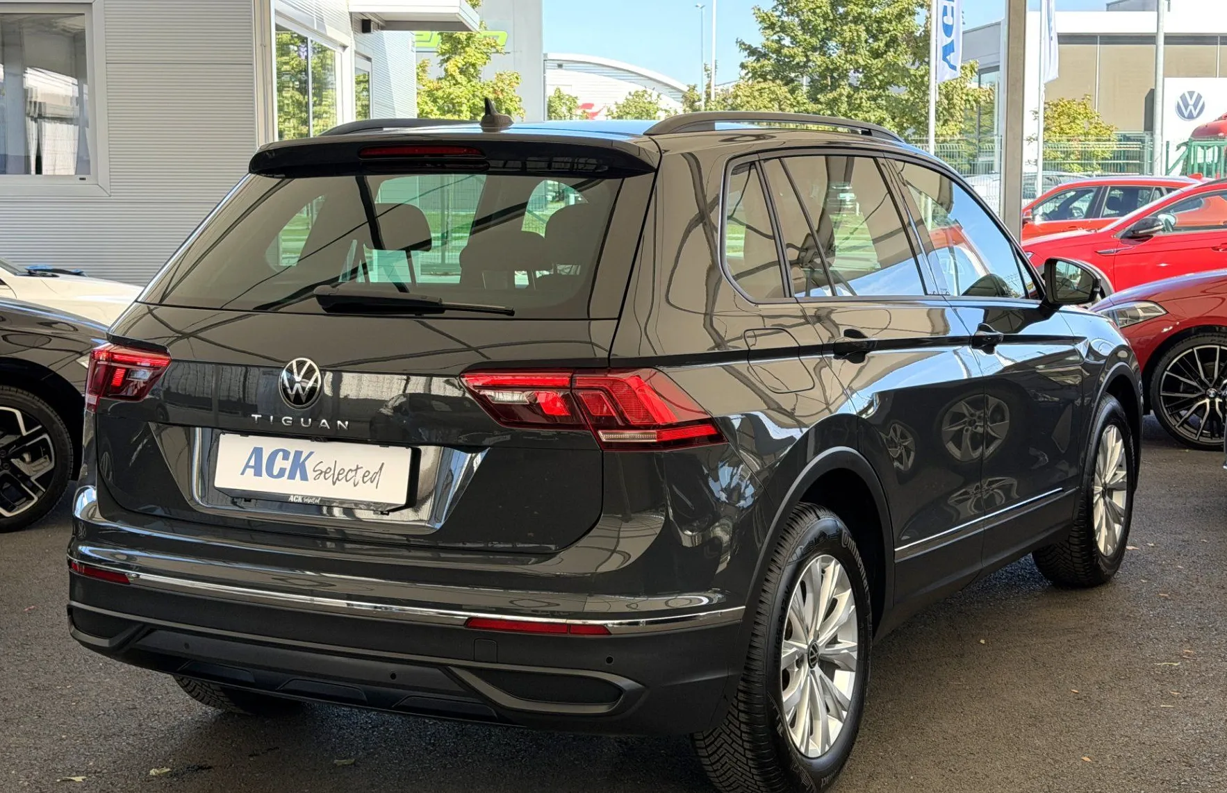 Zunanja slika - Volkswagen Tiguan - Life 2.0 TDI DSG - MRTVI KOT - KAMERA - ACC - 4