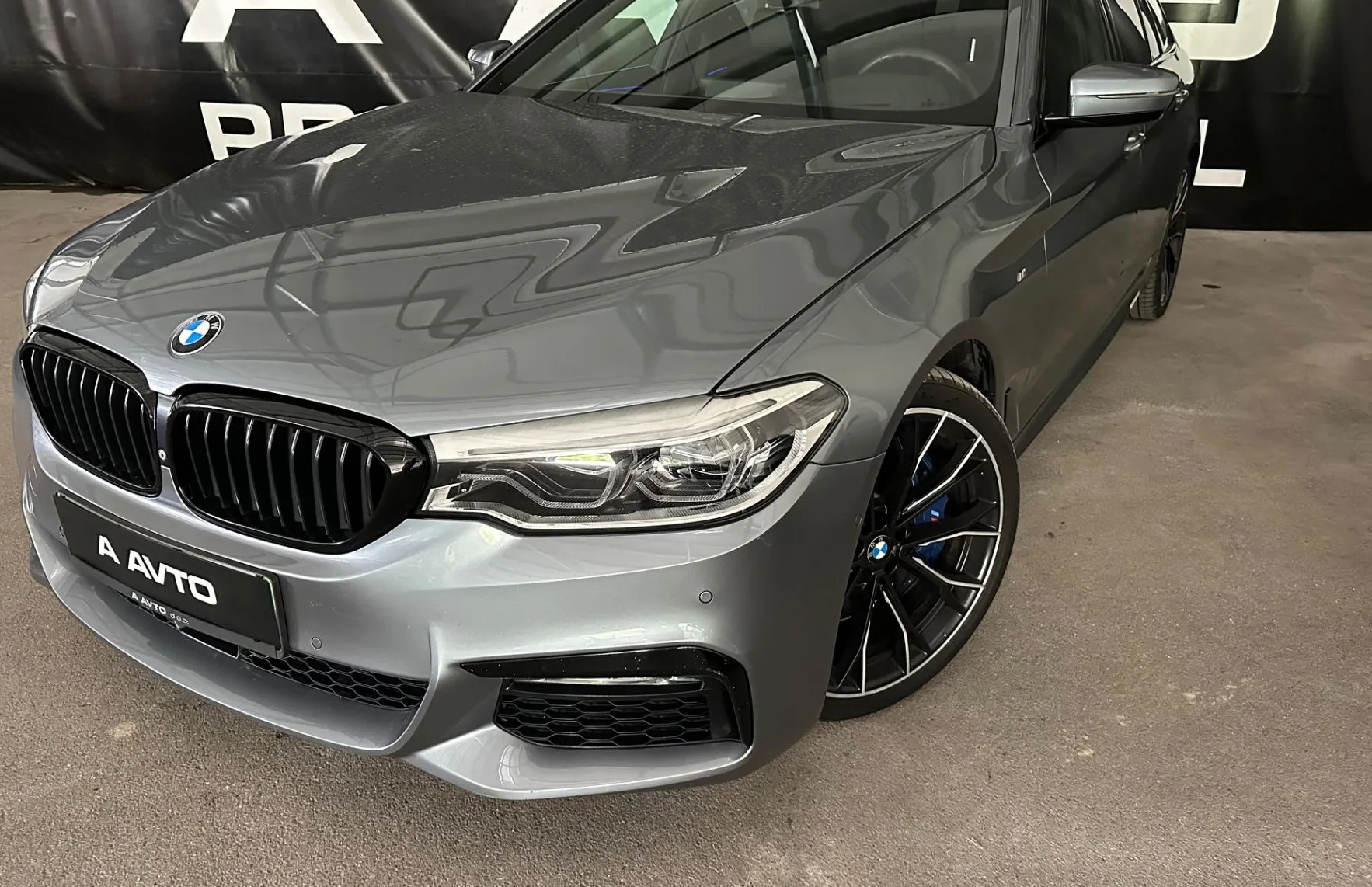 Zunanja slika - BMW Serija 5 - Touring: 540i xDrive MSPORT-PERFORMANCE-ADAPTIVE-PANO-VK - 1