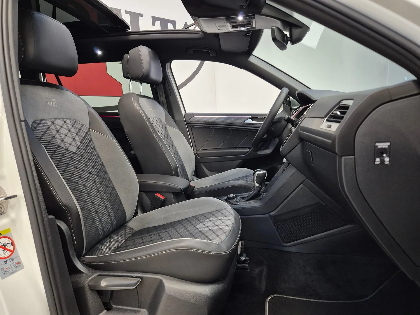 Zunanja slika - Volkswagen Tiguan - Allspace R-Line 2.0 TDI 4M DSG - 10
