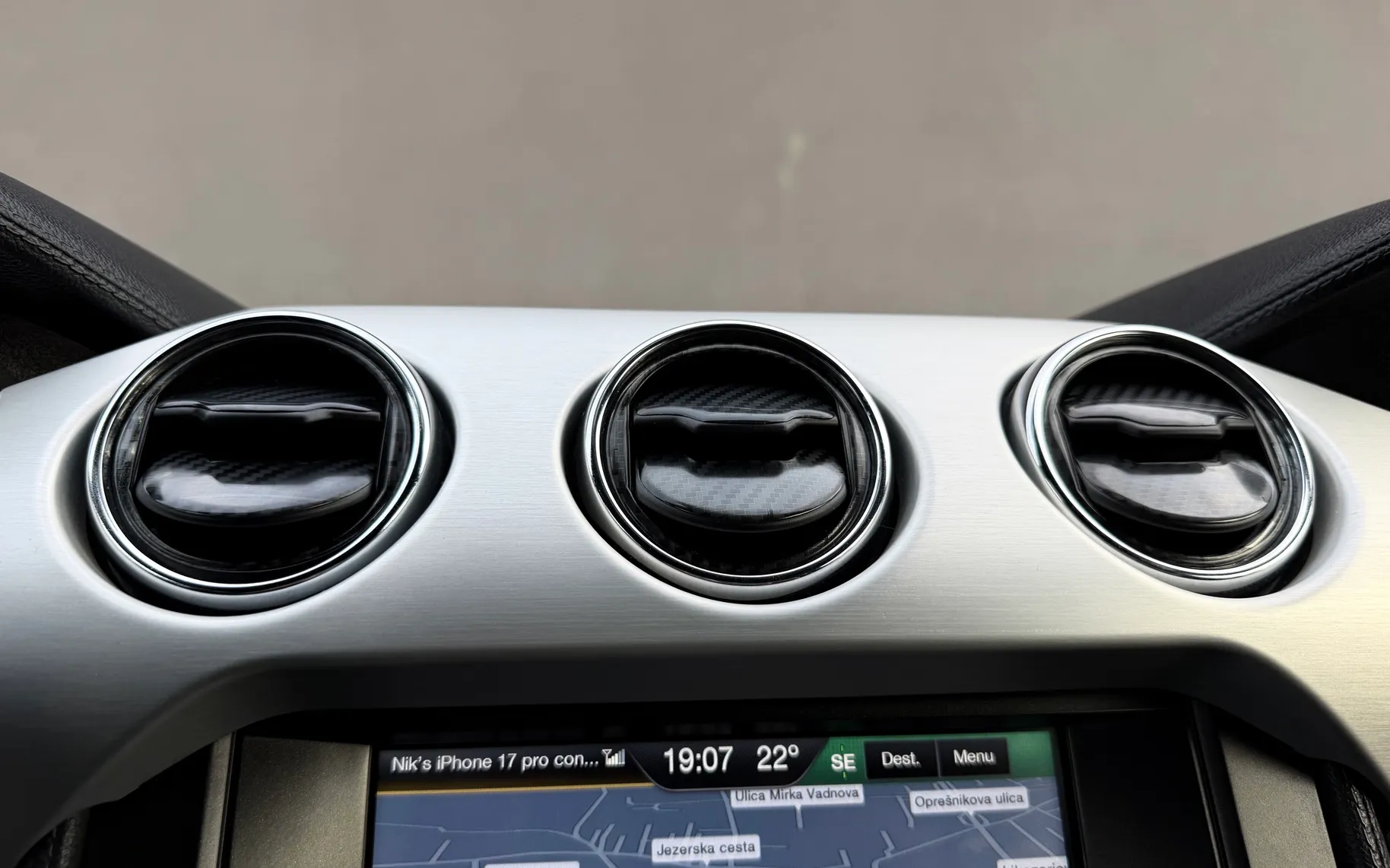 Zunanja slika - Ford Mustang - 2.3 EcoBoost 2.LASTNIK ACC HLAJENJE SED. ALU 19 - 16