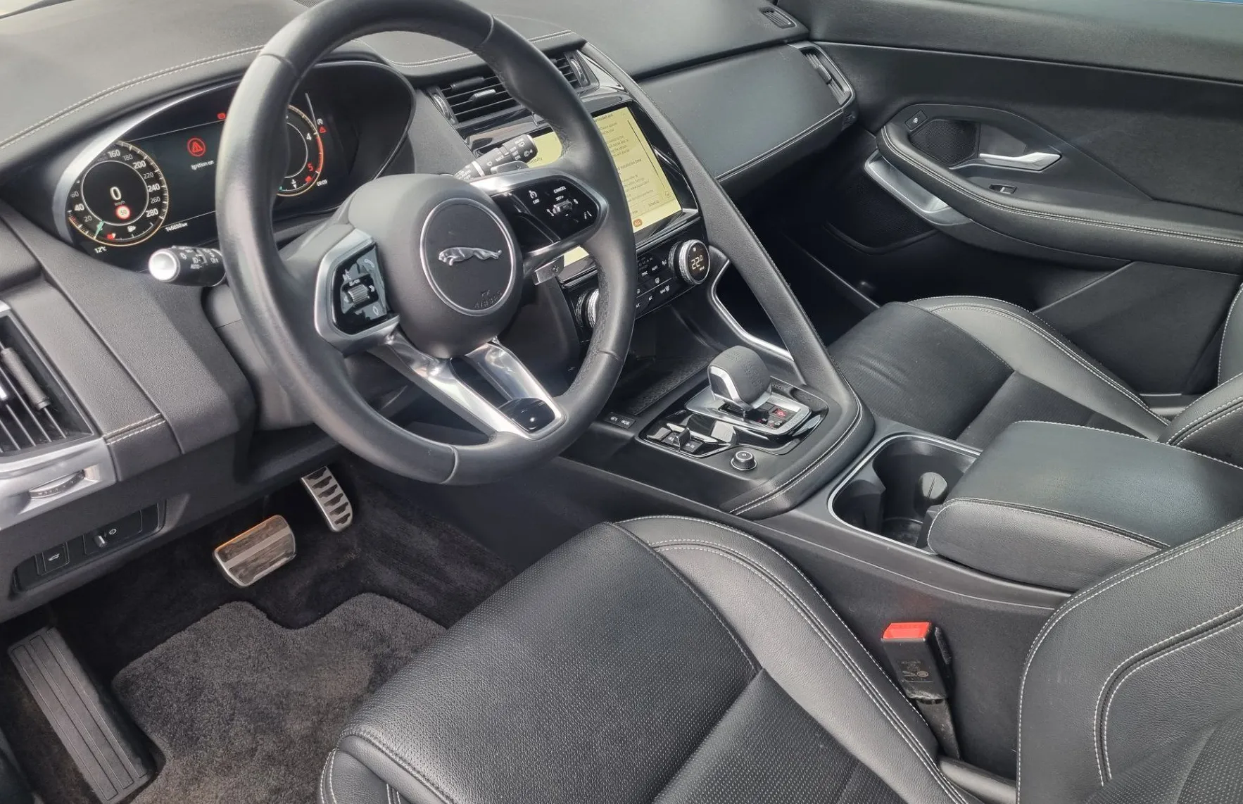 Zunanja slika - Jaguar E-PACE - 2.0 D165 MHEV R-DYNAMIC AWD - AVTOMATIK - ODLIČEN - 9