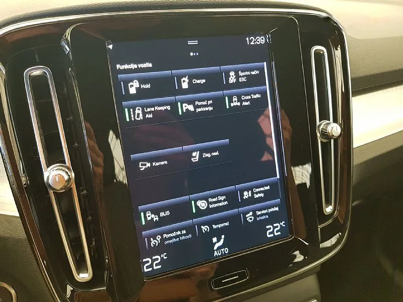 Zunanja slika - Volvo XC40 - T4 Recharge Twin Engine Inscription KAMERA PRIKLOP - 16