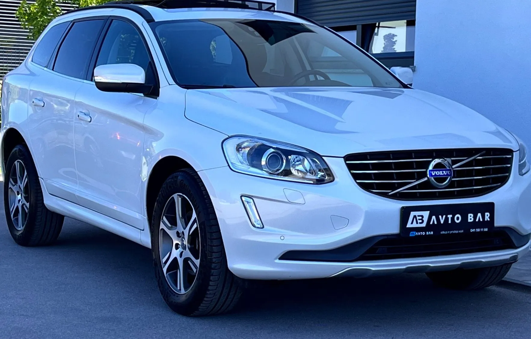 Zunanja slika - Volvo XC60 - T5 Summum Geartronic+1.LAST+NAVI+XENON - 3