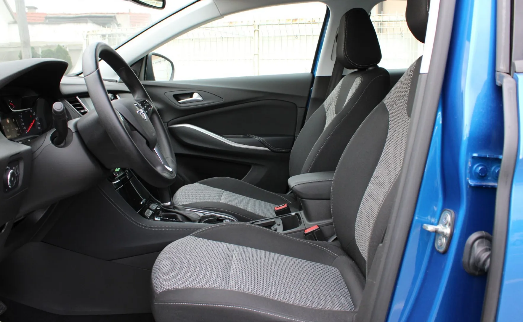Zunanja slika - Opel Grandland X - 1.2 TURBO 96KW AUTO NAVI-ALU-PDC 360-KAMERA - 12
