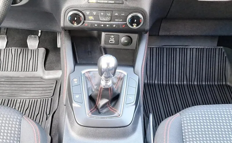 Zunanja slika - Ford Kuga - ST-LINE 1.5 EcoBoost 110kW-SLO-LED-NAVI-KAMERA - 9