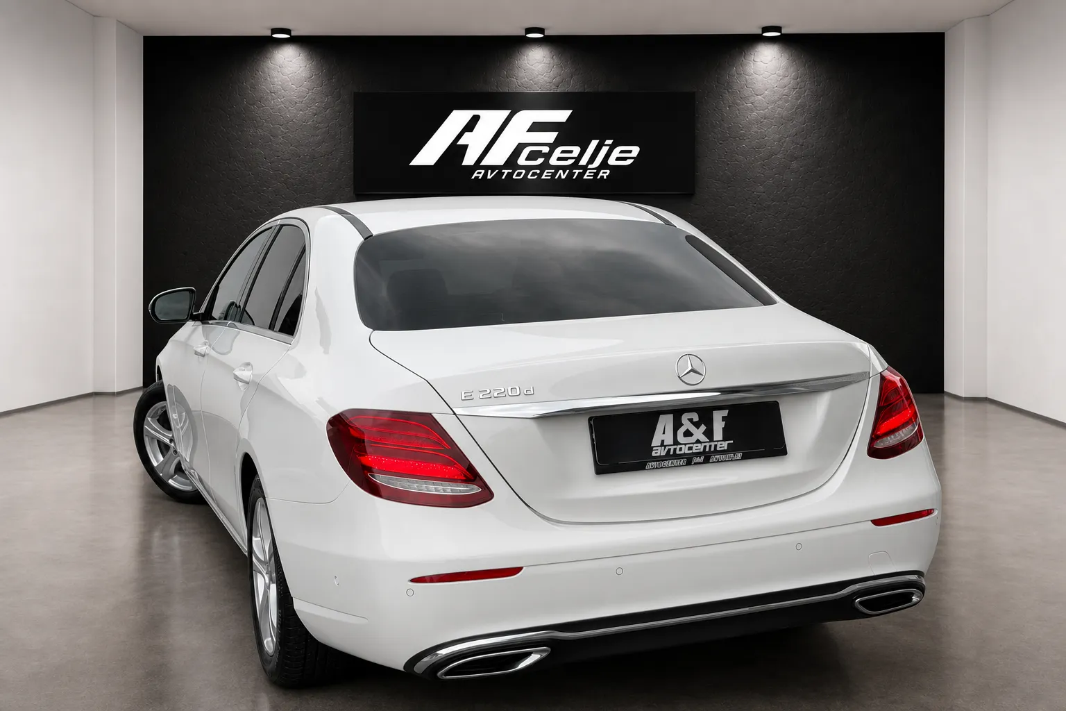 Notranja slika - Mercedes-Benz E-Razred - 220 CDI-AVANTGARDE-MULTIBEAM-LIZING ZA TUJCE-NAV.. - 7