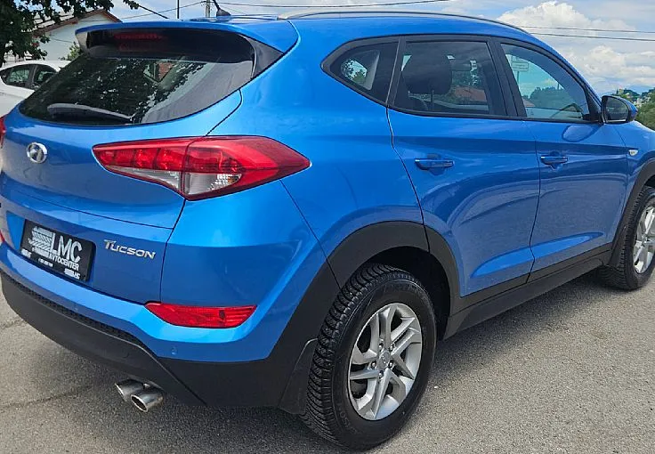 Zunanja slika - Hyundai Tucson - 1.7 CRDi 116ks °LED° °TEMPOMAT°°16-COL° - 5