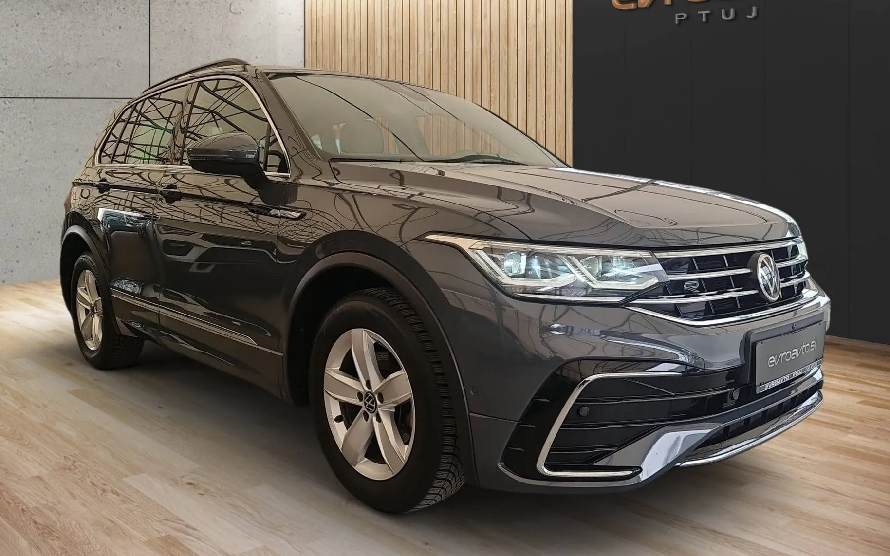 Zunanja slika - Volkswagen Tiguan - 1.5 TSI  R-Line DSG•Bogata dodatna oprema... - 6
