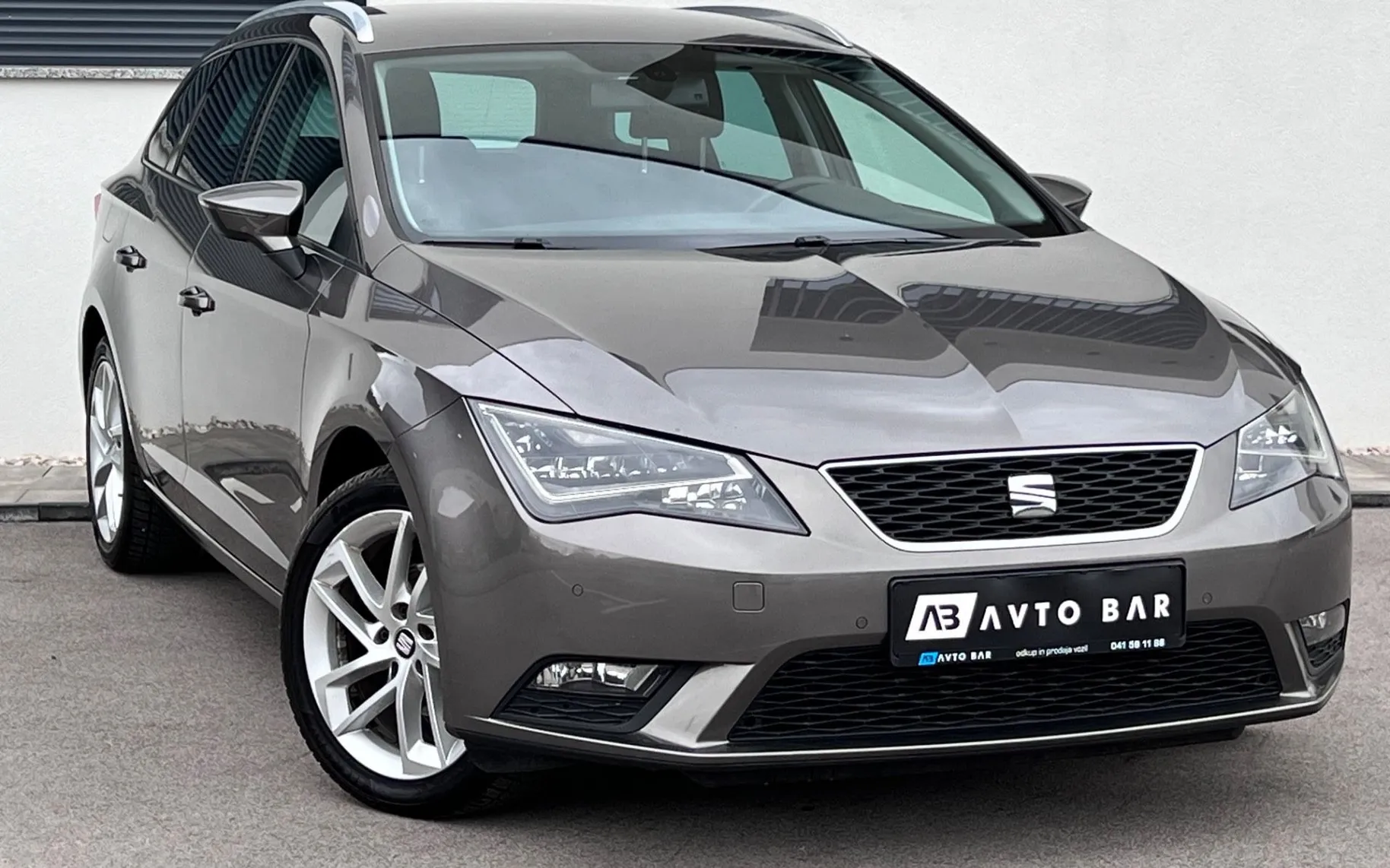 Zunanja slika - Seat Leon - 1.6 TDI+SLO+ALU+NAVI+PDC+LED... - 3
