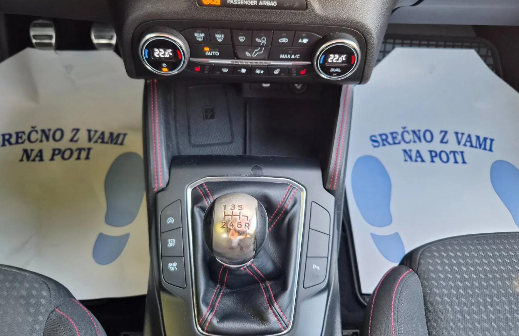 Zunanja slika - Ford Focus - 1.0  ST-Line navi-kamera-pdc-acc-alu - 12