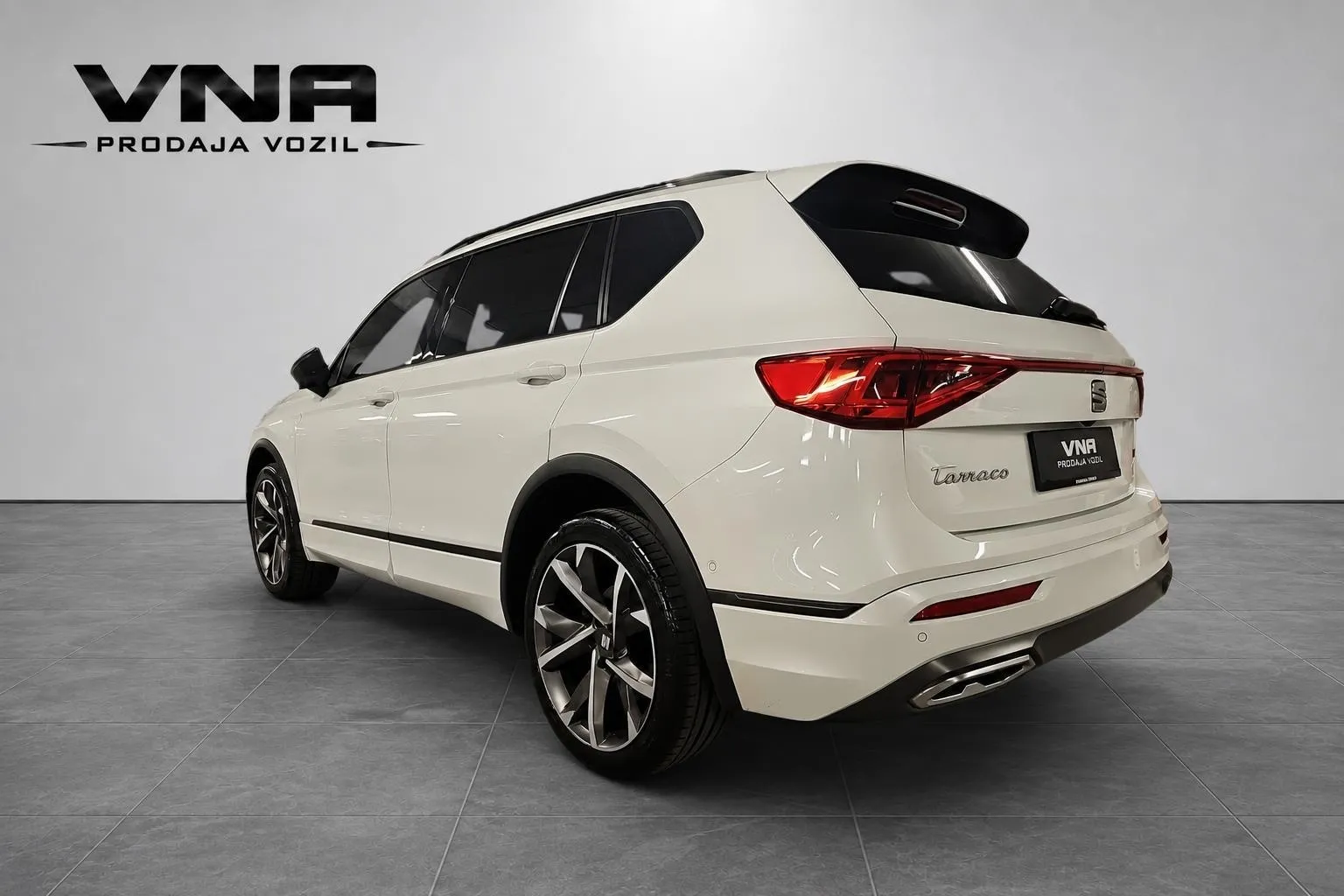 Zunanja slika - Seat Tarraco - 2.0 TDI FR DSG |PANO|WEBASTO|KLJUKA|BLIS|ALU20|TOP - 4