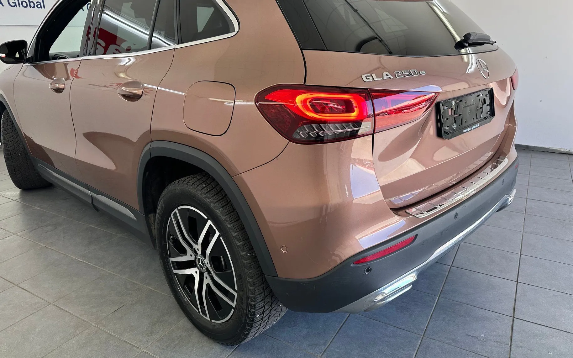 Zunanja slika - Mercedes-Benz GLA-Razred - 250 e Avt.KAMERA.NAVI.ACC.LED.USNJE.SAMO 49.000 KM - 19