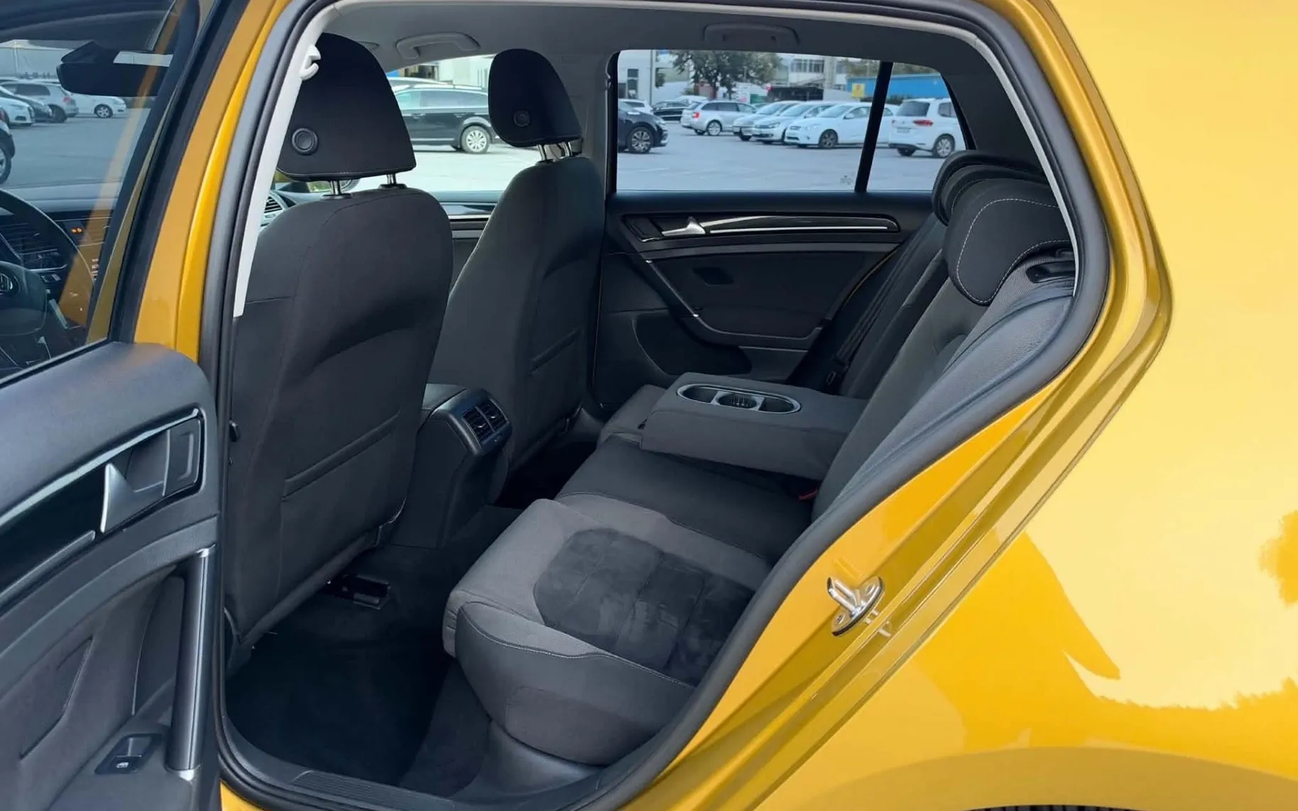 Notranja slika - Volkswagen Golf - 2.0 TDI H LINE-2X XENON LED-LIZING ZA TUJCE- - 12