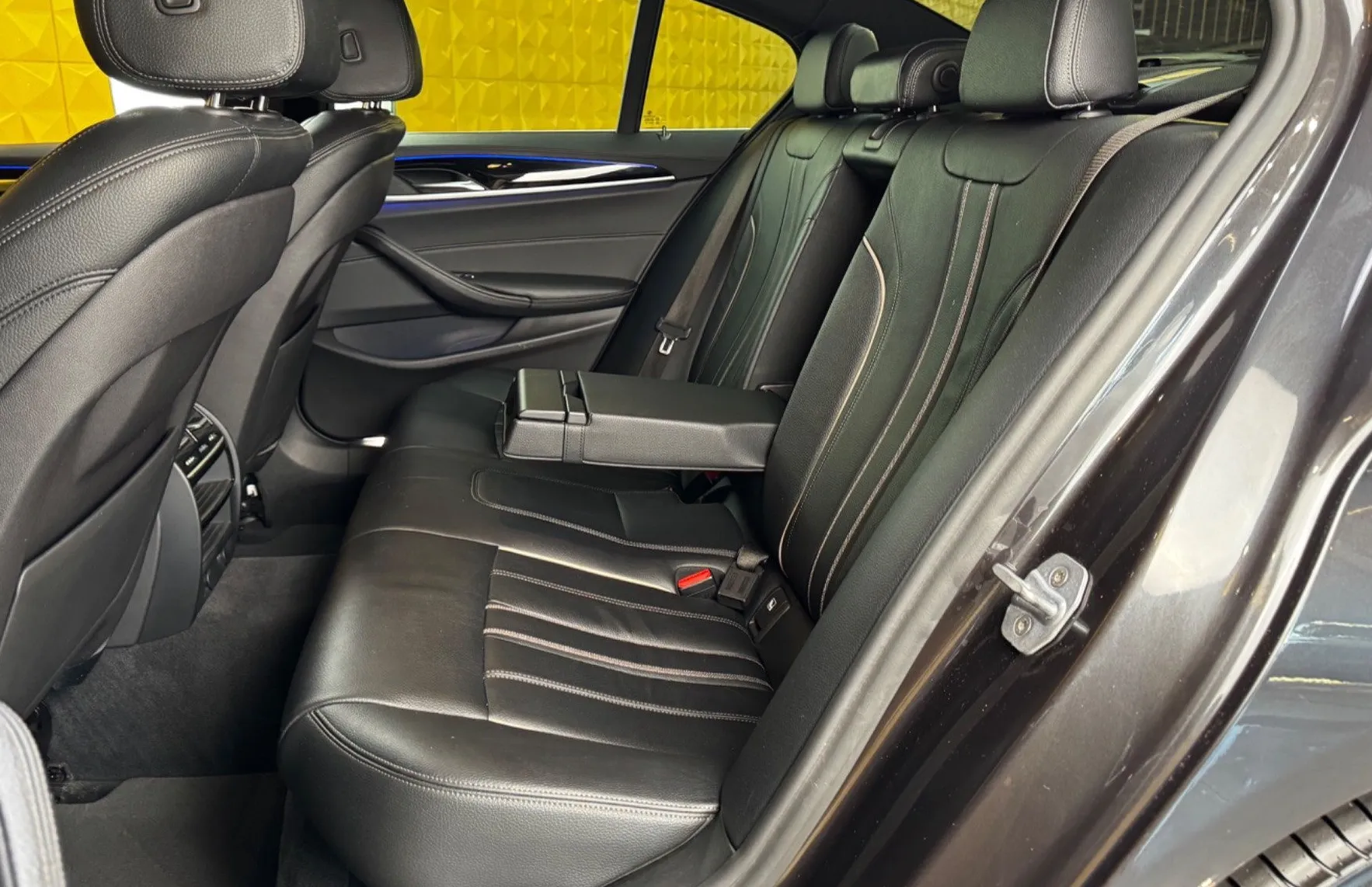 Zunanja slika - BMW Serija 5 - : 520d xDrive AUT.-LUXURY-LED-MEMORY-HEADUP - 17