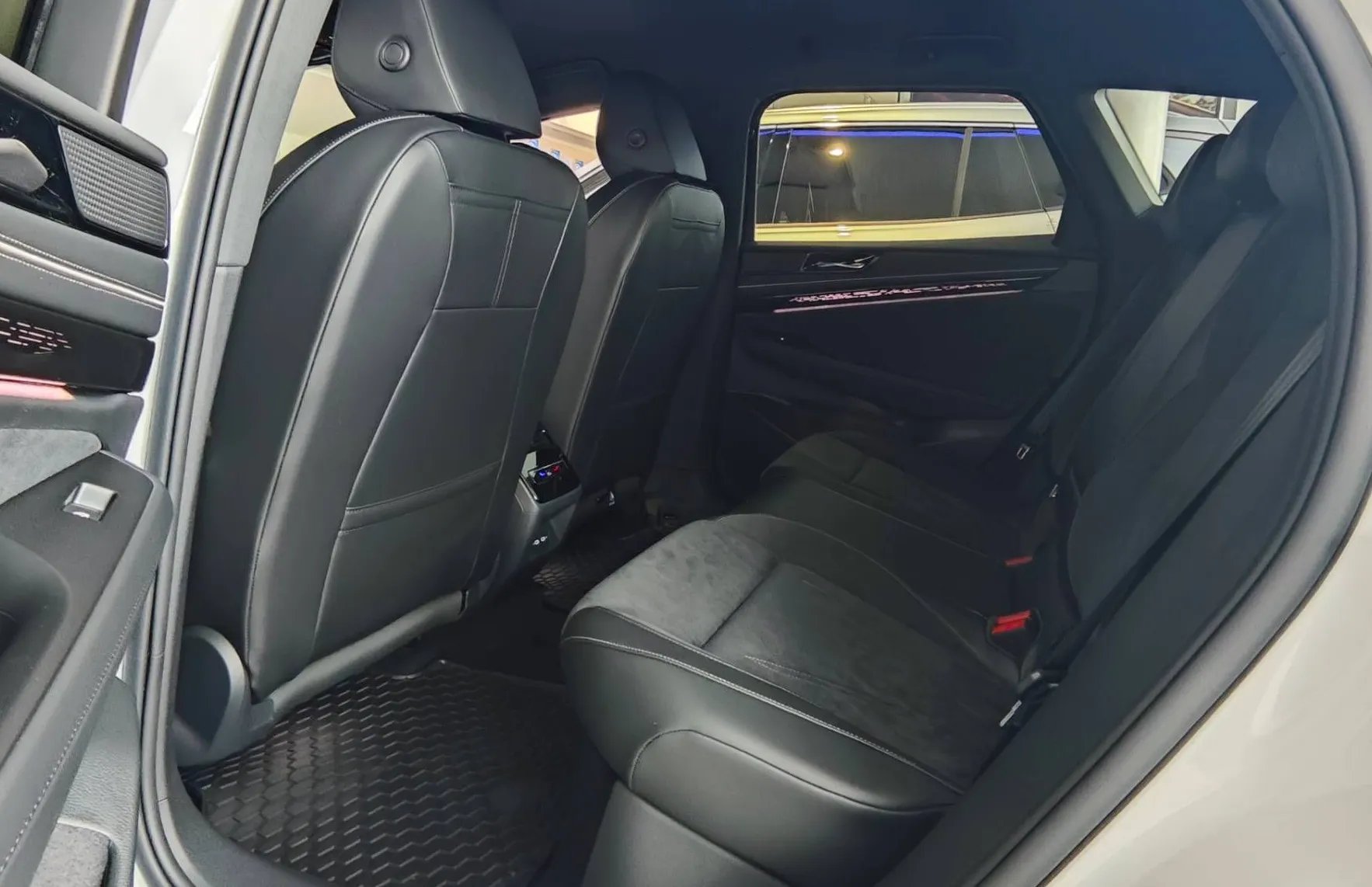 Zunanja slika - Volkswagen ID.7 - Pro S 4ALL Limited 210kW| Cena za podjetja 38964 - 11
