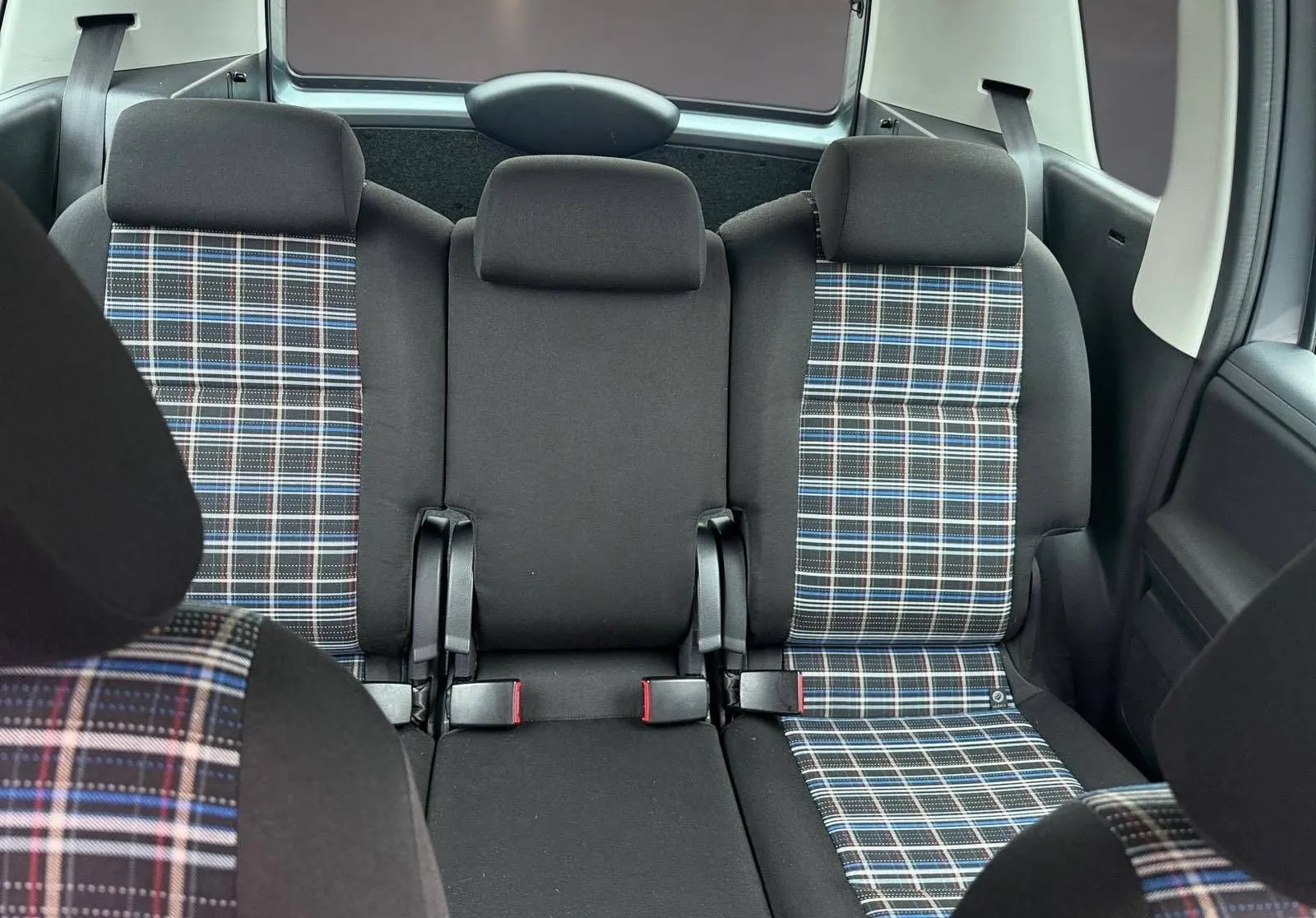 Notranja slika - Škoda Roomster - 1.6 TDI FAMILY LEPO OHRANJENA KREDIT BREZ POLOGA - 7