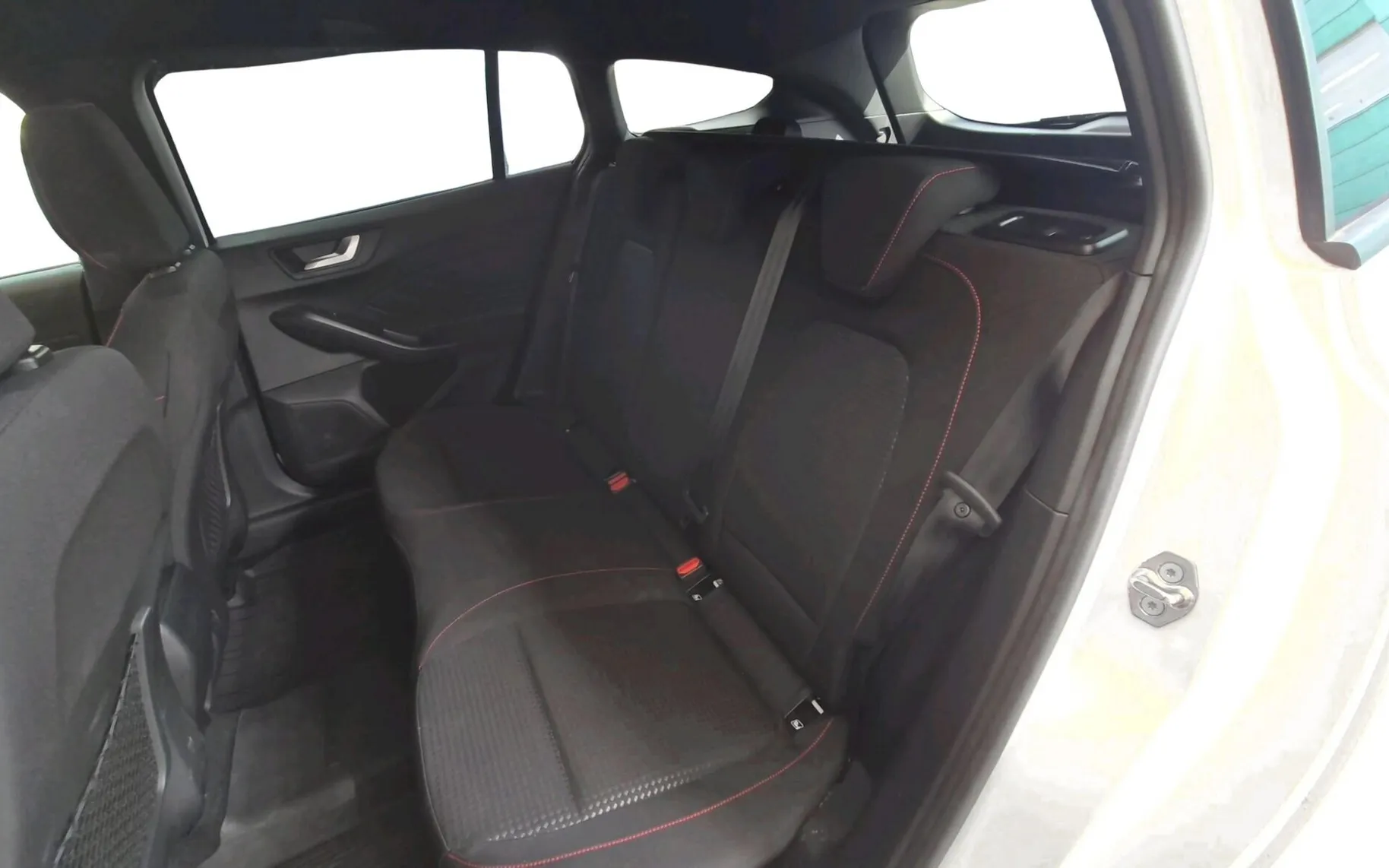 Zunanja slika - Ford Focus - Karavan 1.5 EcoBlue ST-Line Avt.-SLO-RADAR-BLISS - 6