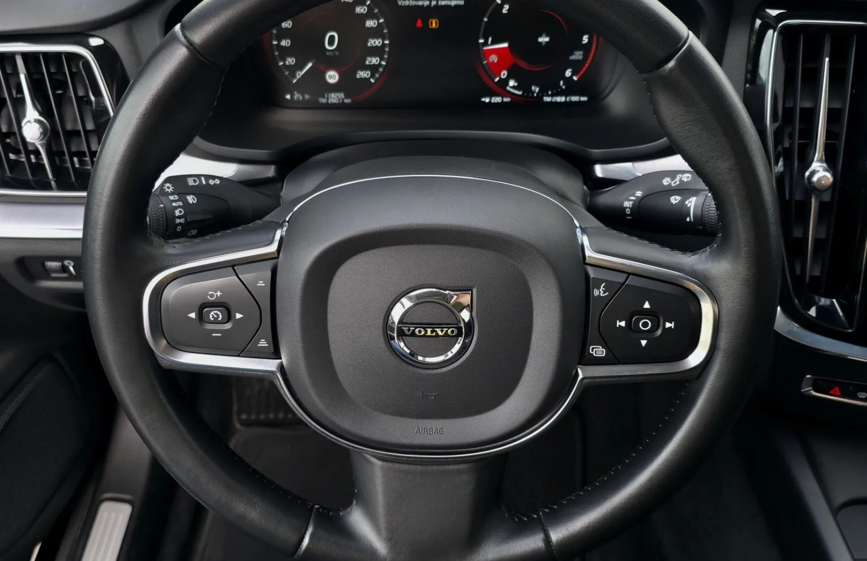 Zunanja slika - Volvo V60 - D3 Momentum FULLED•TEMP•VIRTUAL•KAMERA•2X-PDC•16C• - 8