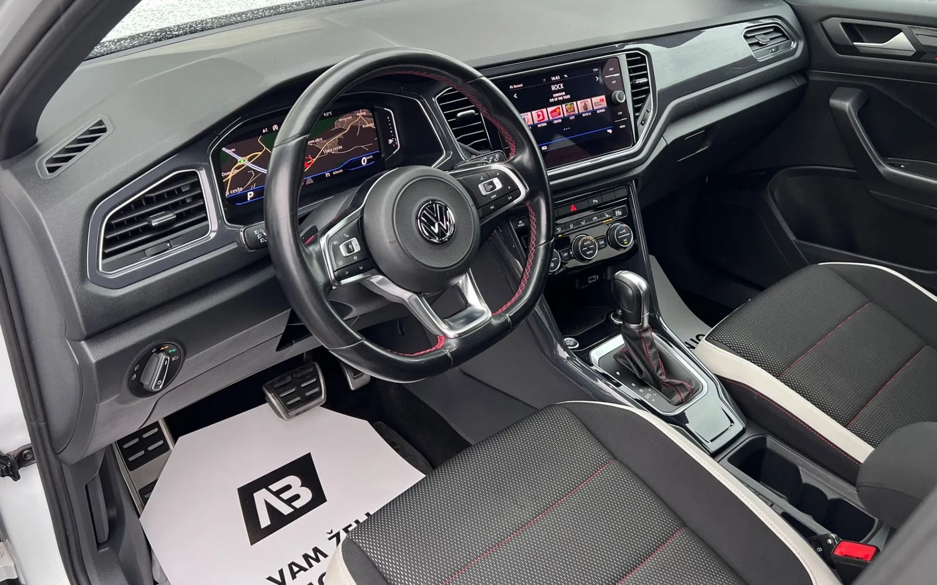 Notranja slika - Volkswagen T-Roc - 1.5 TSI+SLO+1.LAST+SPORT+VIRTUAL+LED+R.KAMERA - 10
