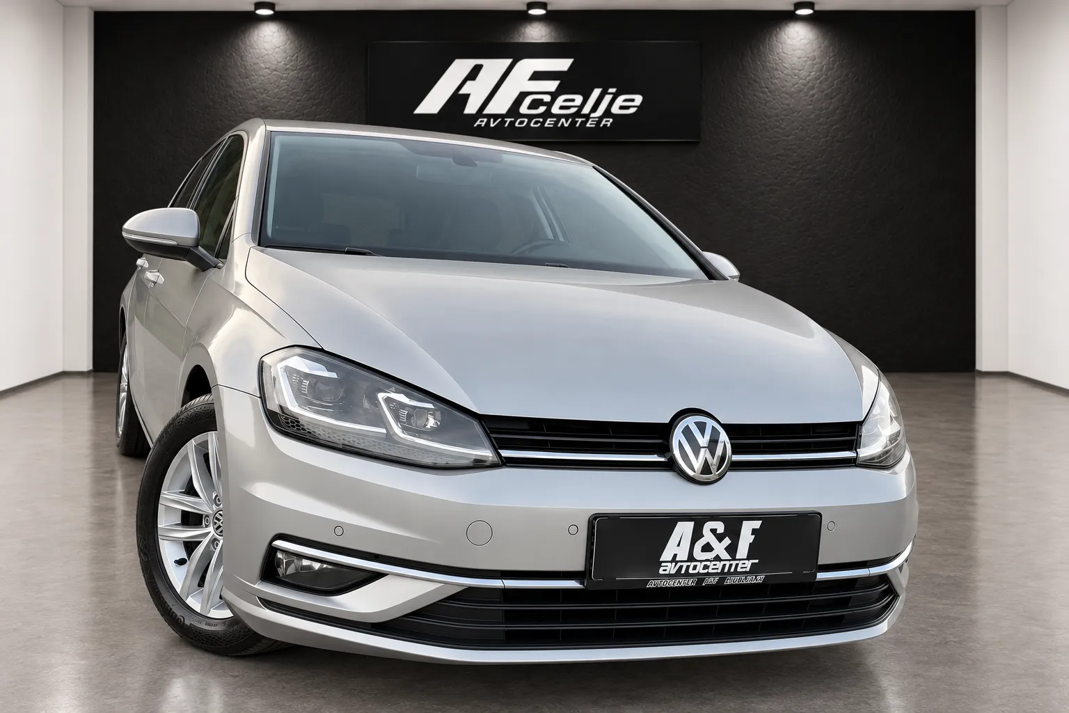Zunanja slika - Volkswagen Golf - 2.0 TDI-H LINE-BI XENON+ALCANTARA-KREDIT IN LIZING - 3