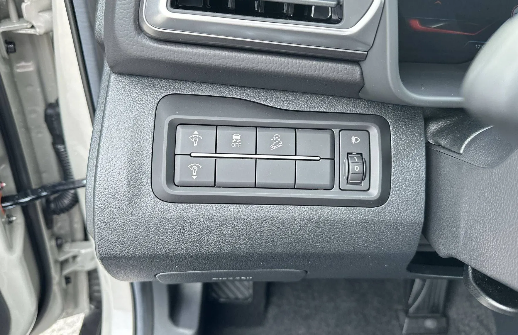 Zunanja slika - KG Mobility Tivoli - 1.5 T-GDi Fresh 2WD MT... - 13