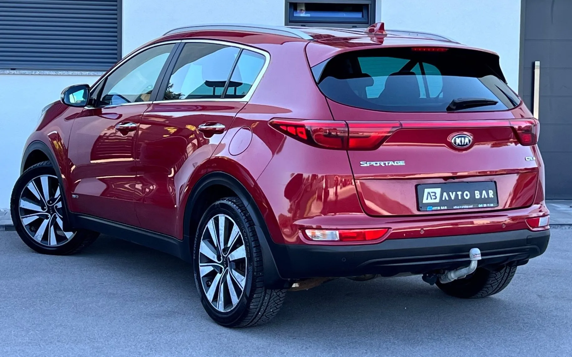 Zunanja slika - KIA Sportage - 4WD 2.0 CRDI+SLO+KEYLESS GO+MRTVI KOT+KAMER... - 6