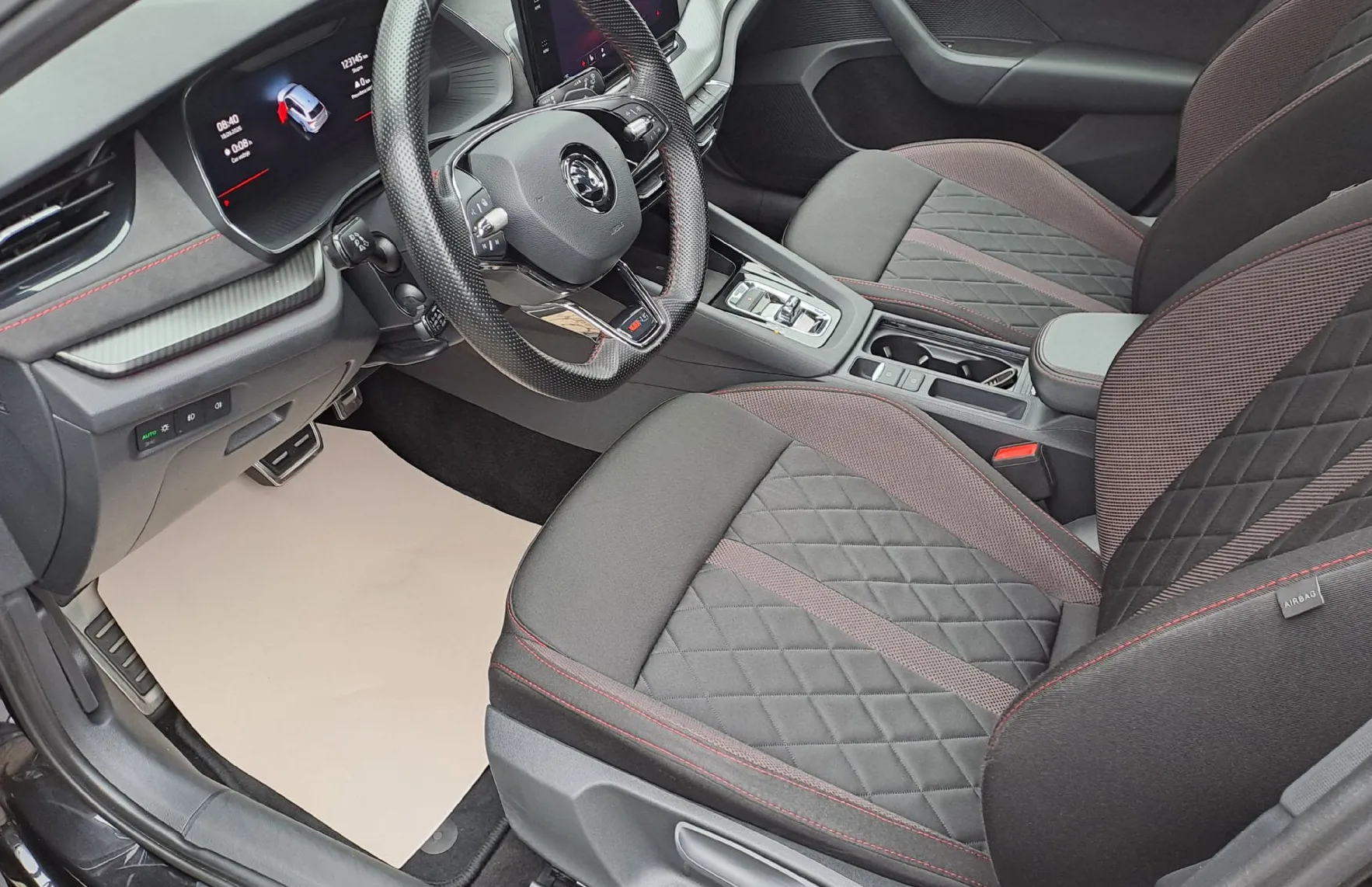 Zunanja slika - Škoda Octavia - Combi 2.0 TSI RS DSG - 5