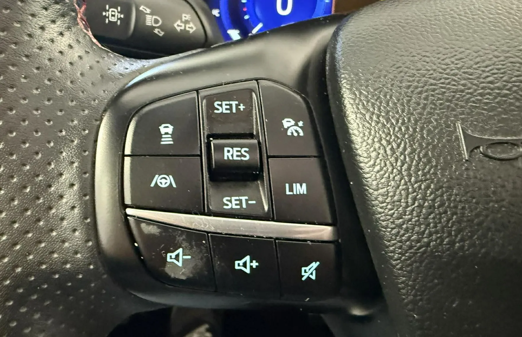 Zunanja slika - Ford Kuga - 2.5 Duratec PHEV ST-Line X.NEMŠKI+4ALU.ACC.KAMERA - 10