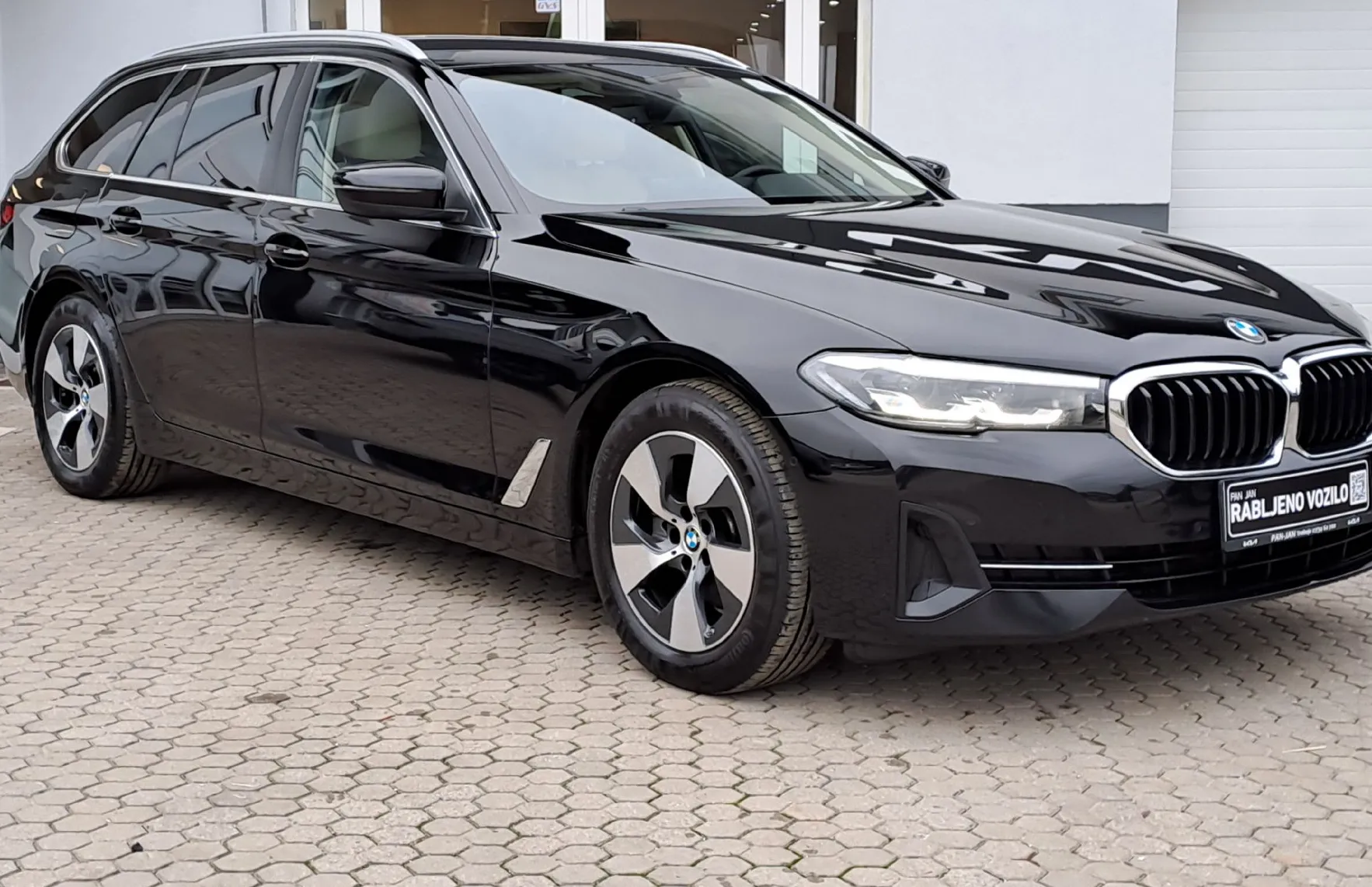 Zunanja slika - BMW Serija 5 - Touring: 520d Touring Avt. - 2