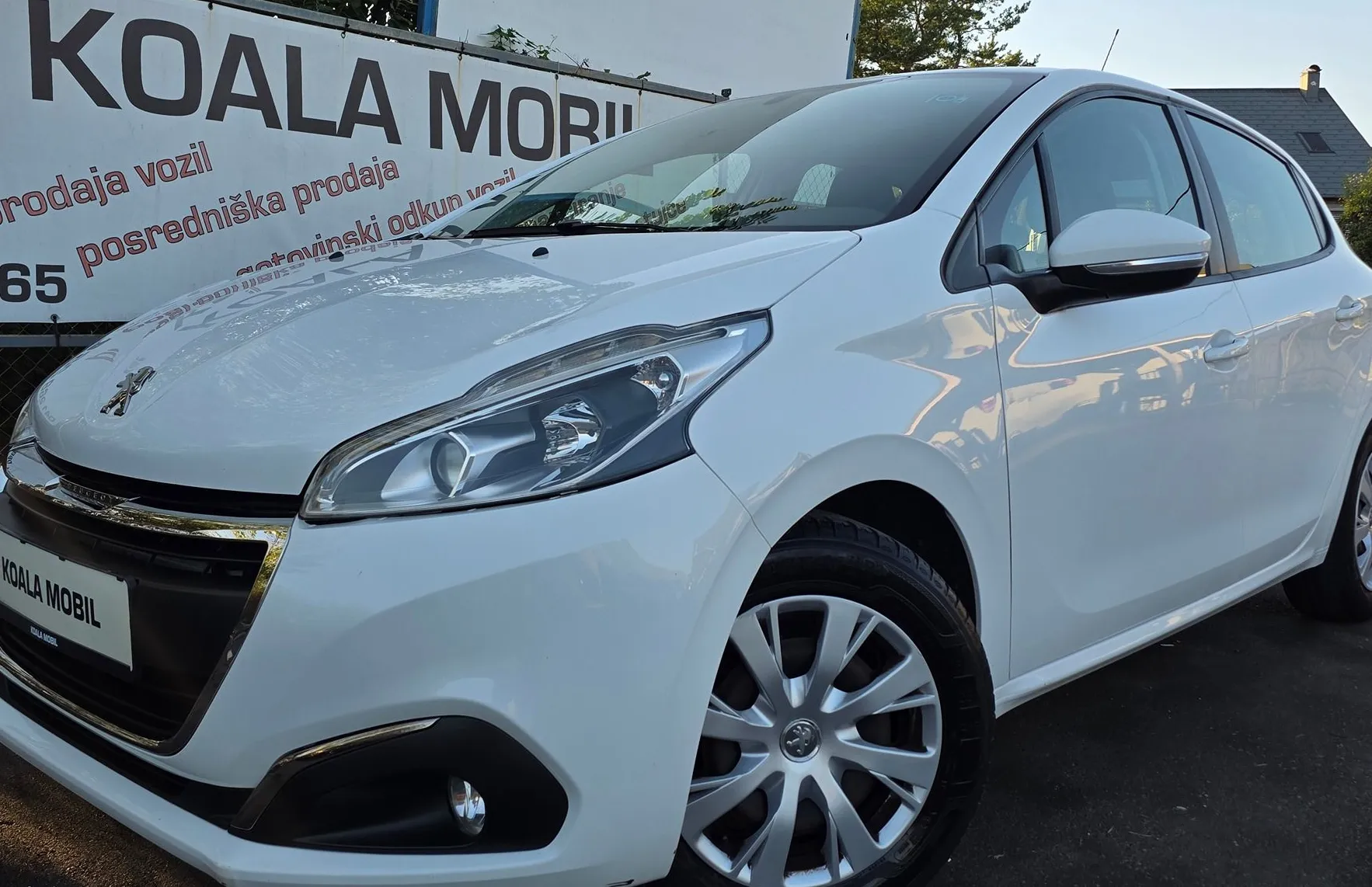 Zunanja slika - Peugeot 208 - 1.2 PURETECH 82 ZASLON-KLIMA-SLOVENSKI-1.LASTNIK - 17