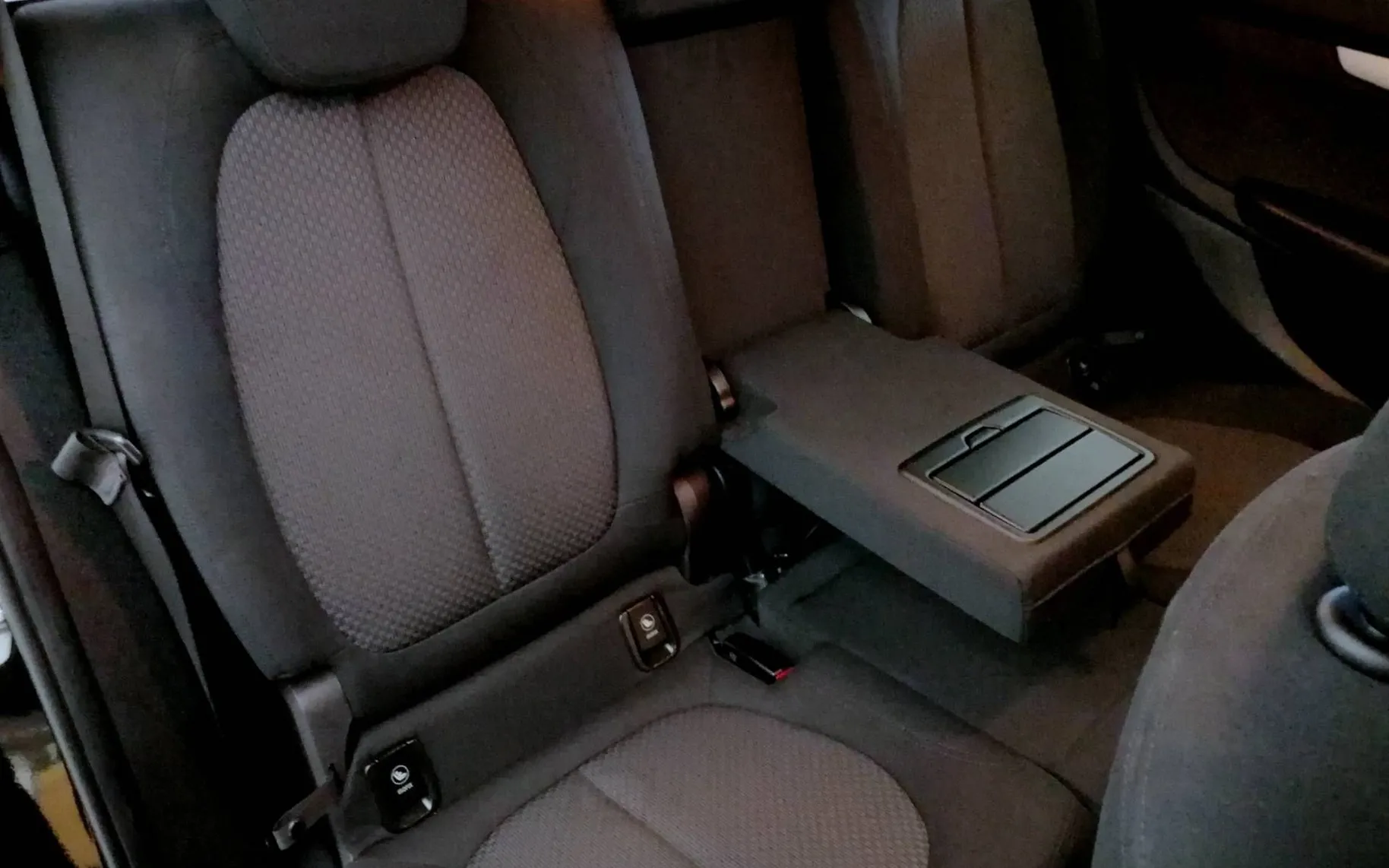 Notranja slika - BMW serija 2 Gran Tourer: - 216d NOVI MODEL PDC ALU LED NAVI 1.LASTNIK-KOT-N - 8