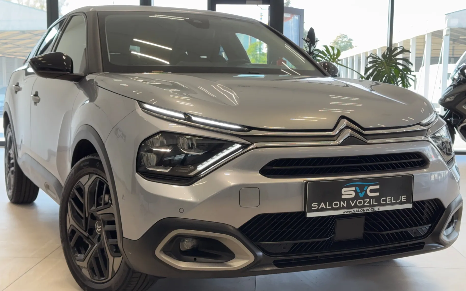 Zunanja slika - Citroën C4 - 1.2-SHINE-AUT-FULL-LED-KAMERA-HEAD-KEYLESS-18C - 5