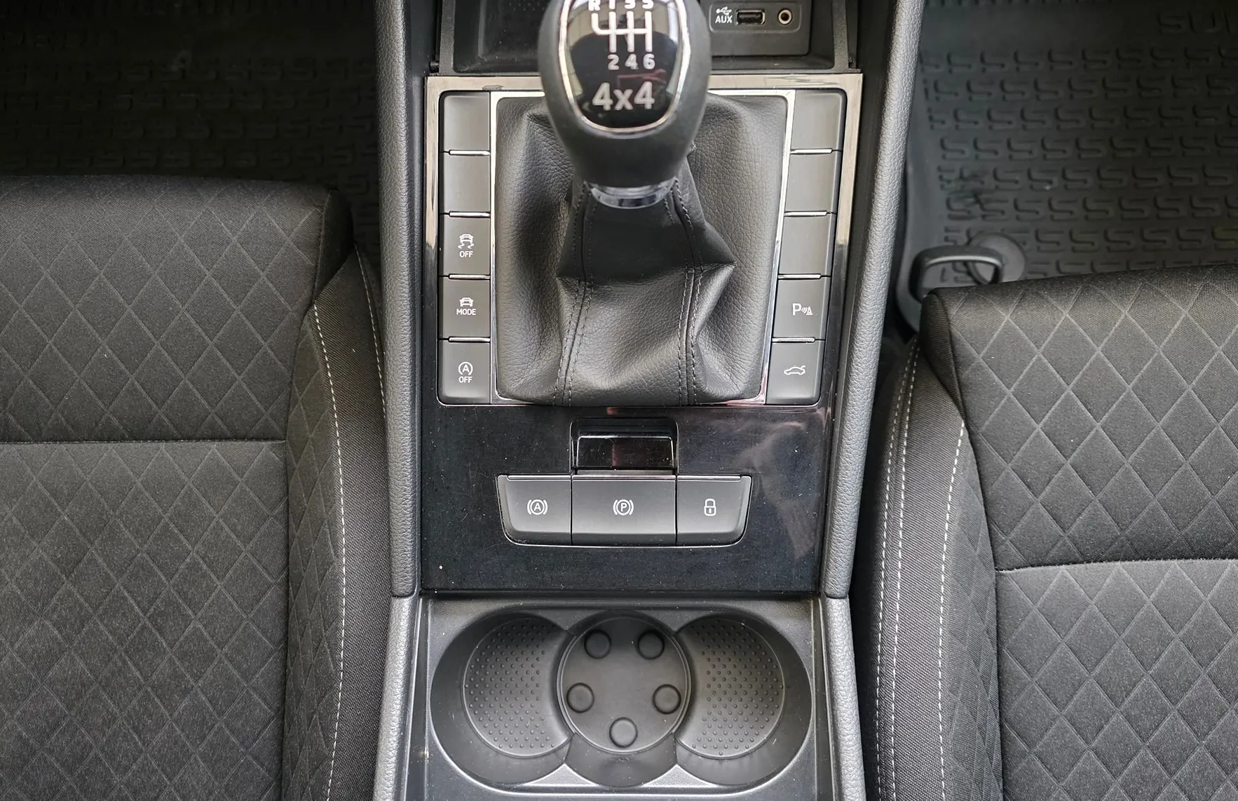 Zunanja slika - Škoda Superb - 2.0 TDI 4X4 -WEBASTO - RADAR - KAMERA - EL.KLJUKA - 14
