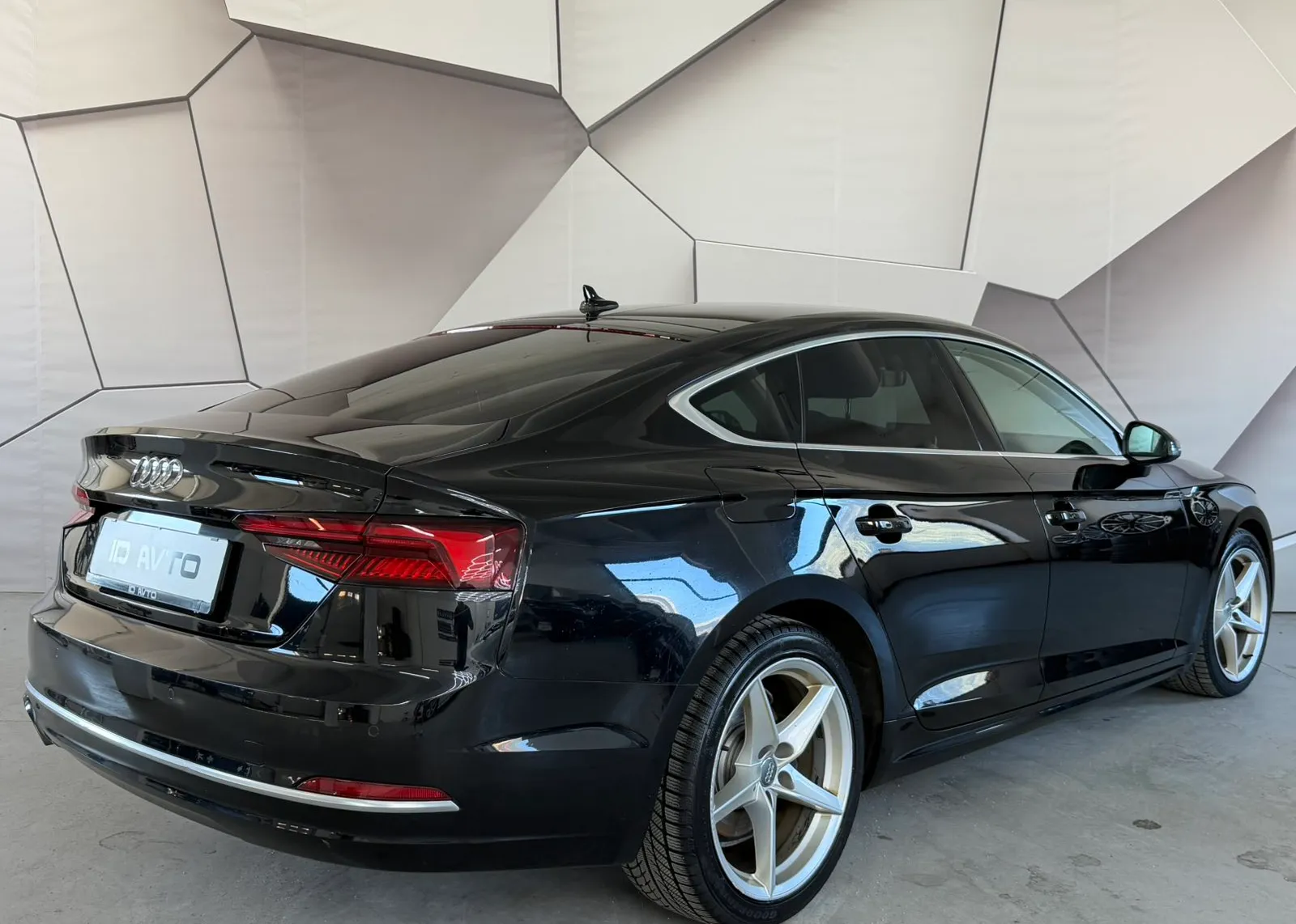 Zunanja slika - Audi A5 - Sportback 2,0 TDI Sport S tronic - 3