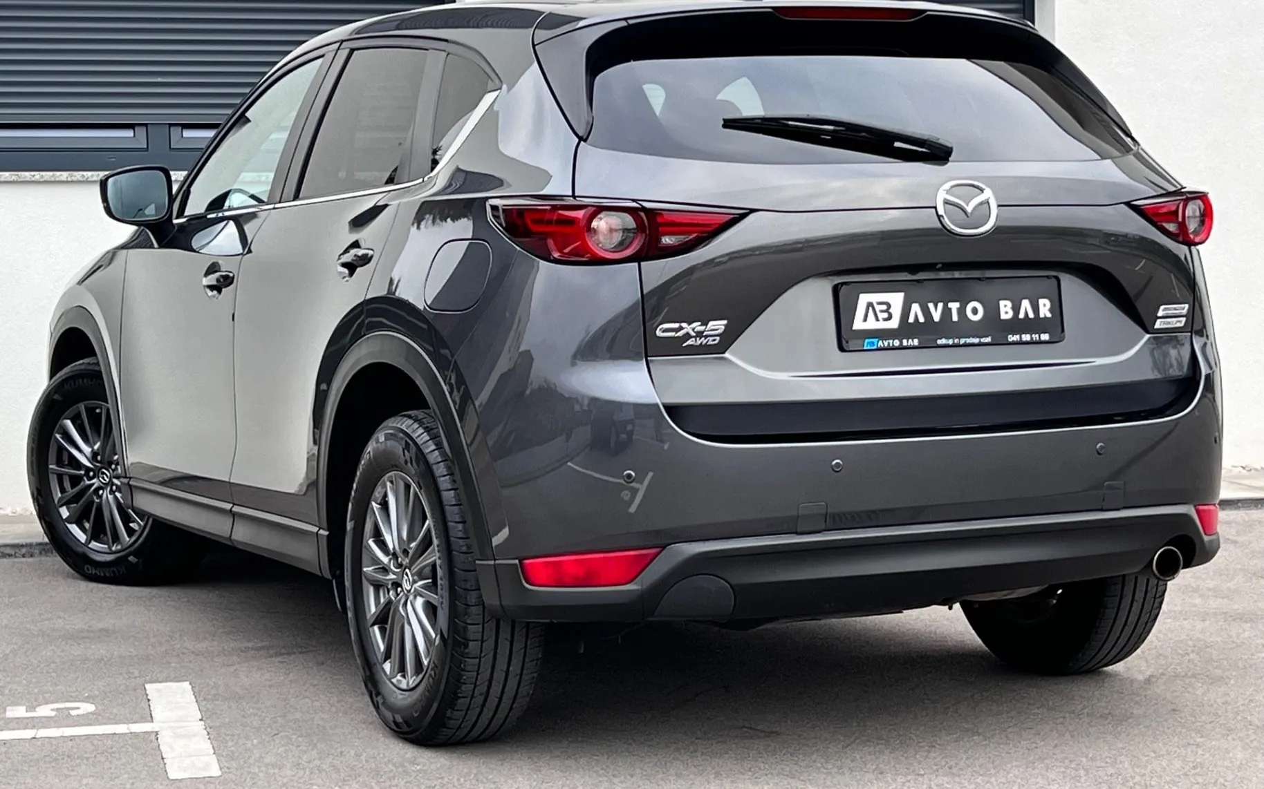 Notranja slika - Mazda CX-5 - 2.2 CD+TAKUMI+4WD+1.LAST+SLO+NAVI+HEAD UP - 8