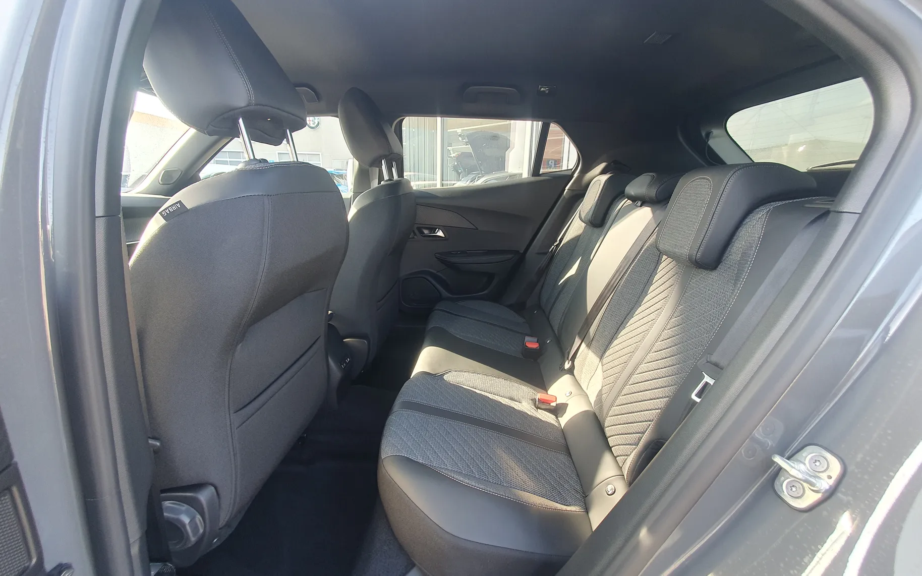Zunanja slika - Peugeot 2008 - Allure HIBRID 110 - NA ZALOGI - 4
