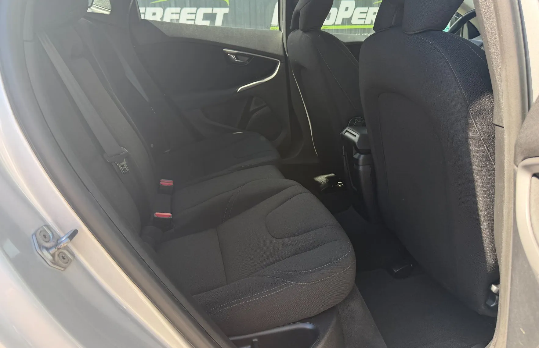 Zunanja slika - Volvo V40 Cross Country - 2.0TD D2|SLO|PDC|KLJUKA|V.SERVIS - 19