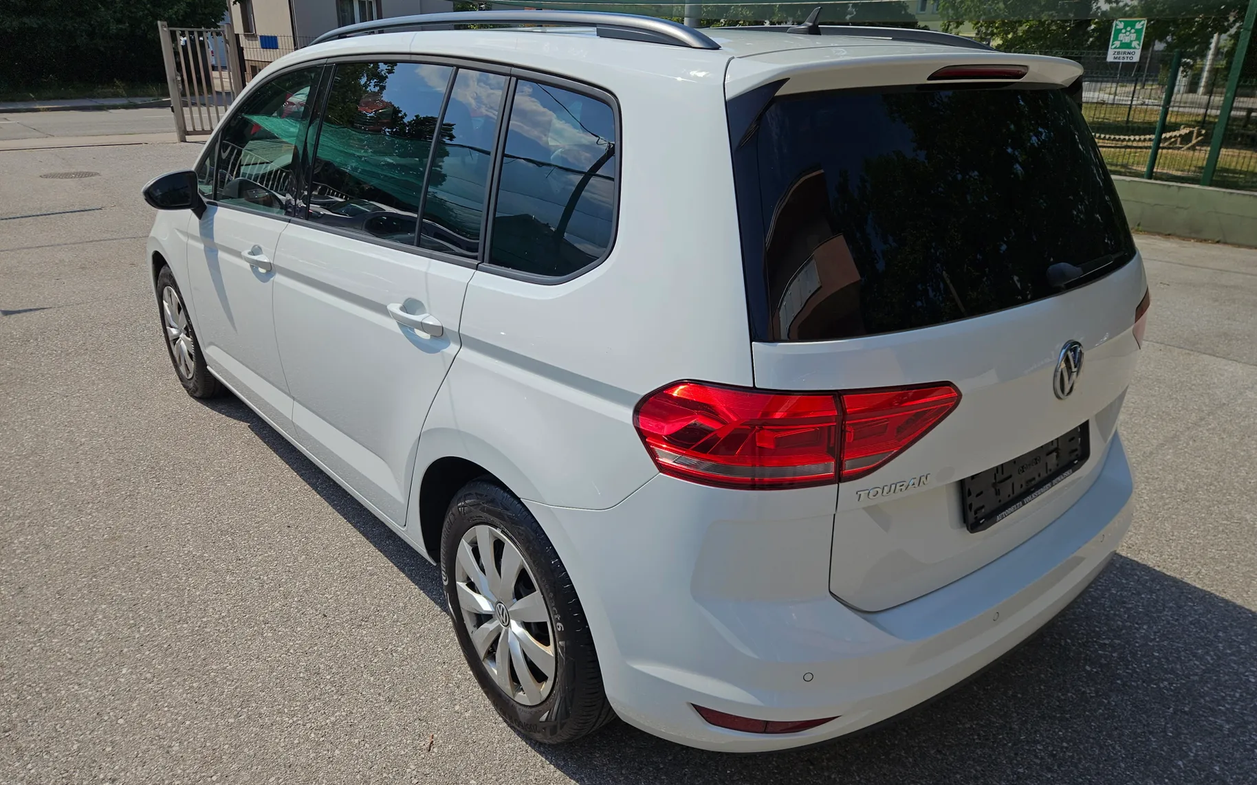 Zunanja slika - Volkswagen Touran - 1,6 TDI BMT Family - 4