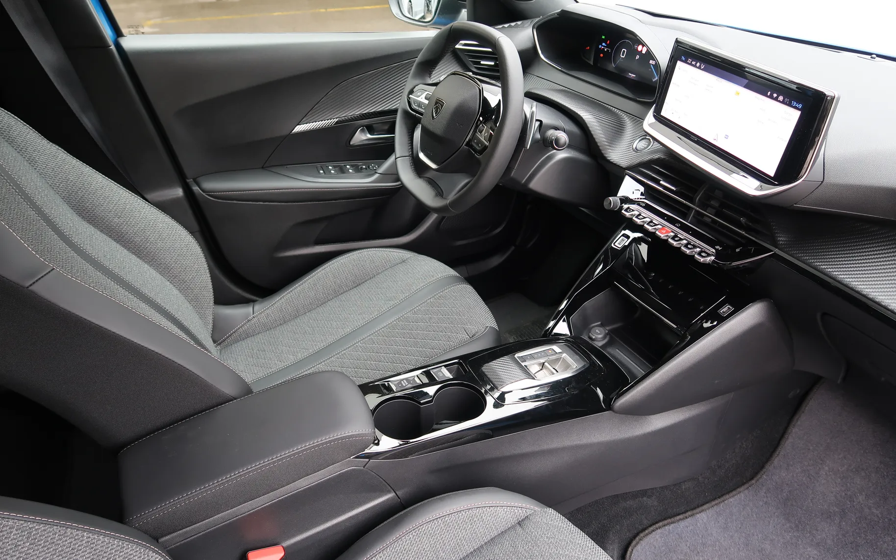 Zunanja slika - Peugeot 2008 - 1.2 PURETECH 130 ALLURE PACK EAT8 - 1
