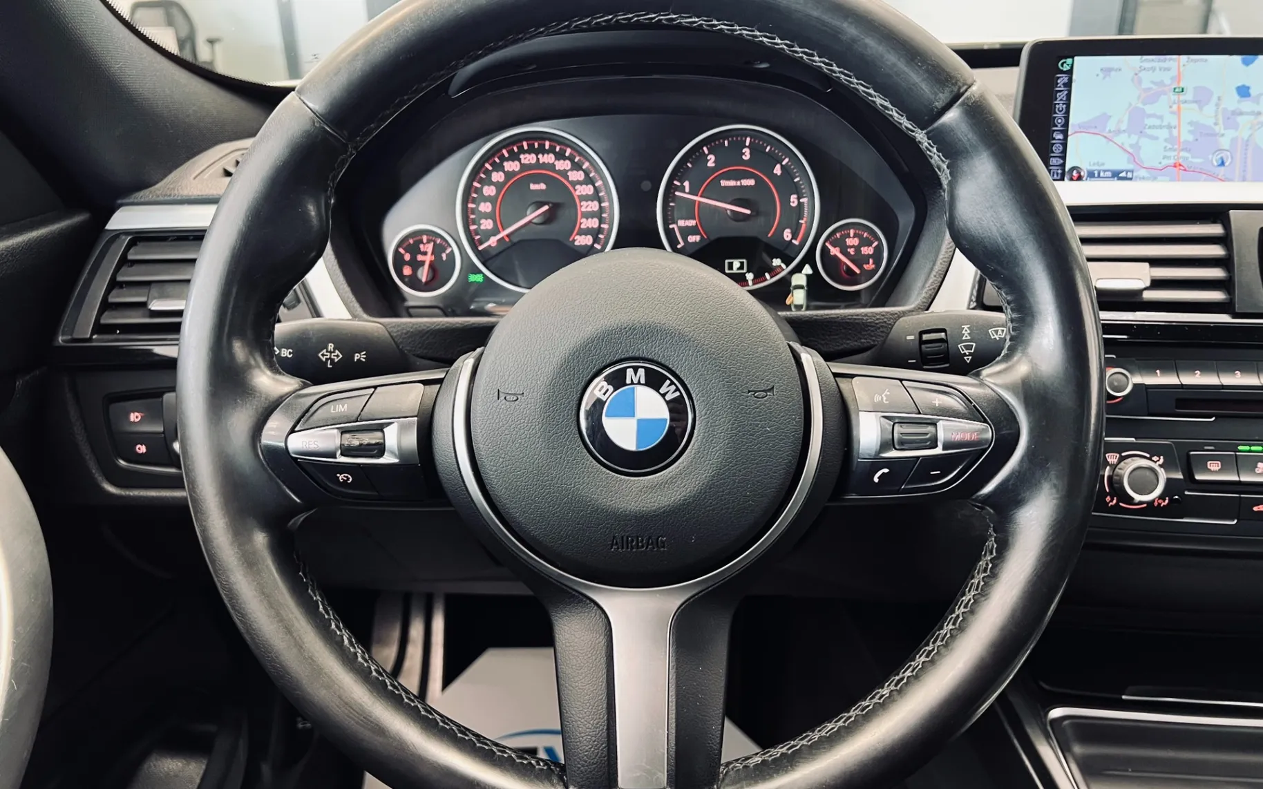 Zunanja slika - BMW Serija 3 - 318d-M-PAKET-AUT - 13