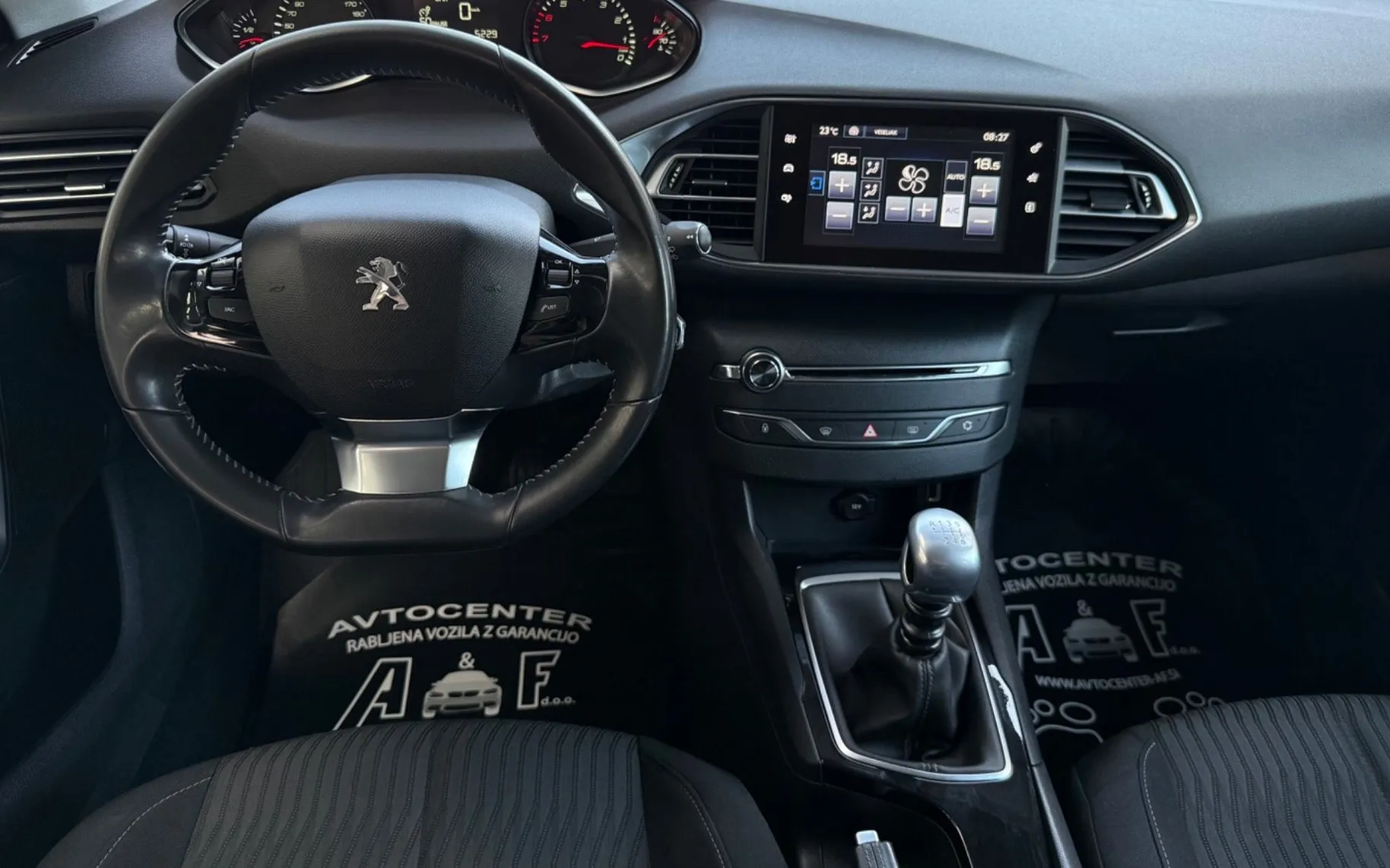 Notranja slika - Peugeot 308 - 1.6-106.000km-KLIMA-BREZ POLOGA KREDIT-ODLIČEN- - 10