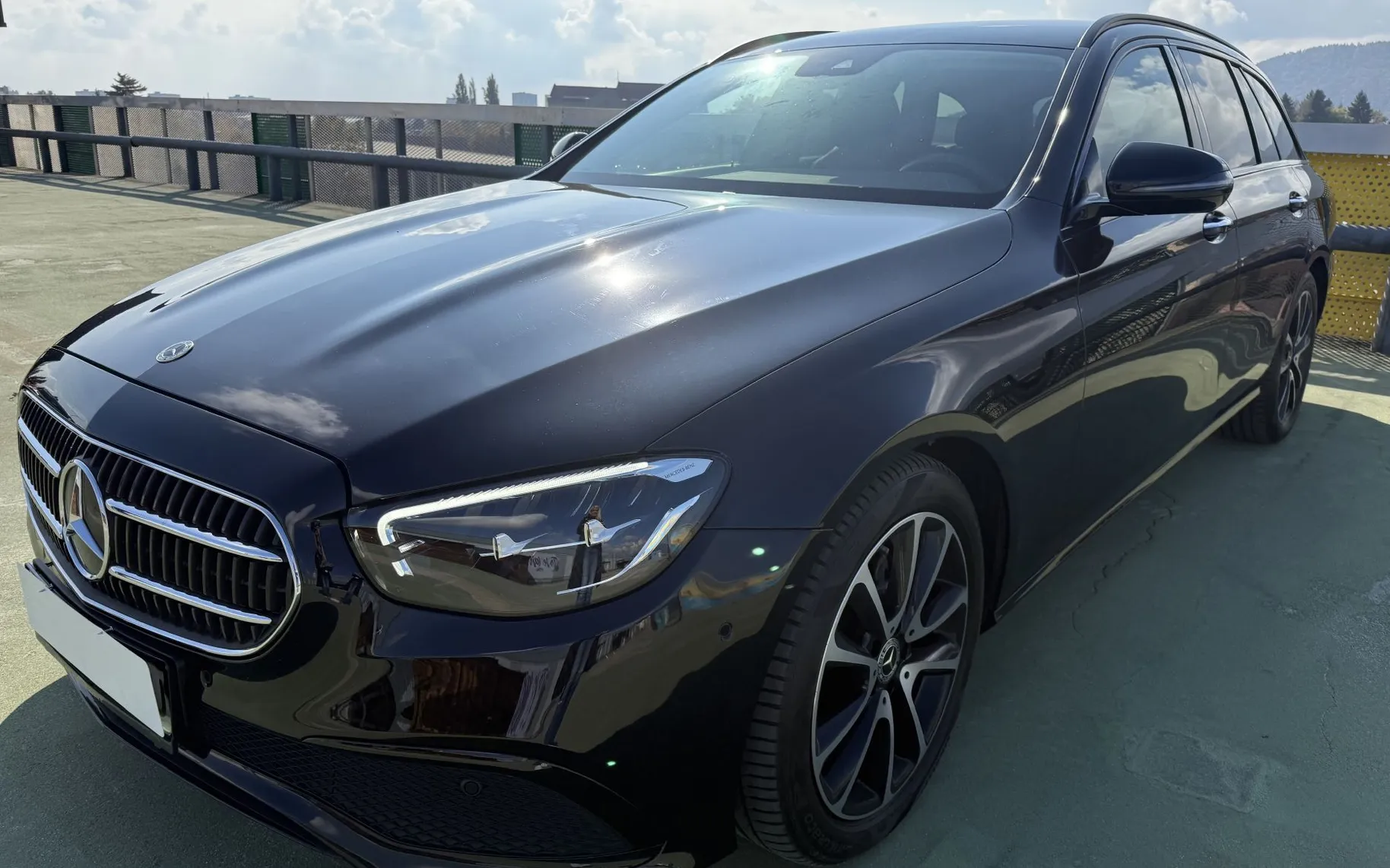 Zunanja slika - Mercedes-Benz E-Razred - E 200 d AVANDGARD LED.NAVI. USNJE. OGR.SEDEŽI - 1