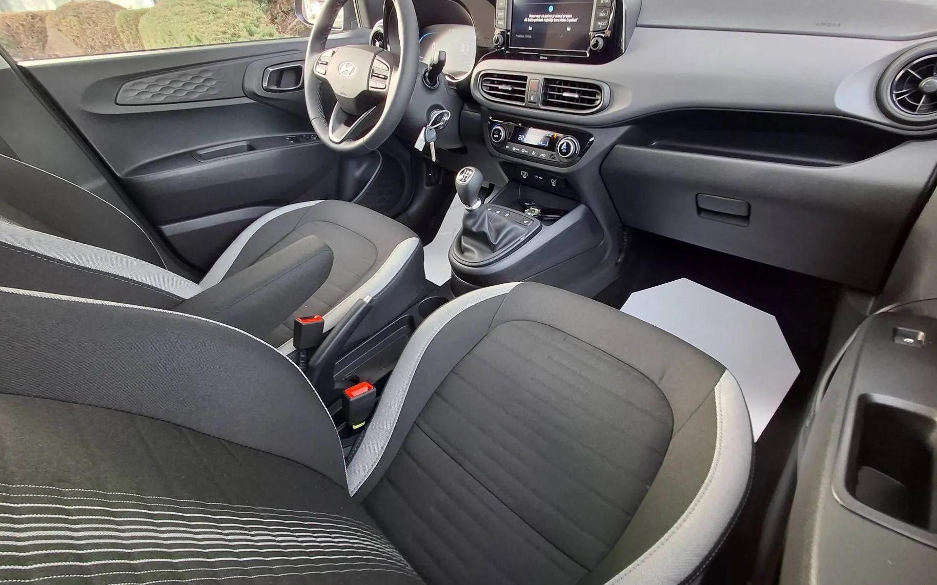 Zunanja slika - Hyundai i10 - 1.2 FL STYLE   AAC. WINTER. naslon. rg... - 10